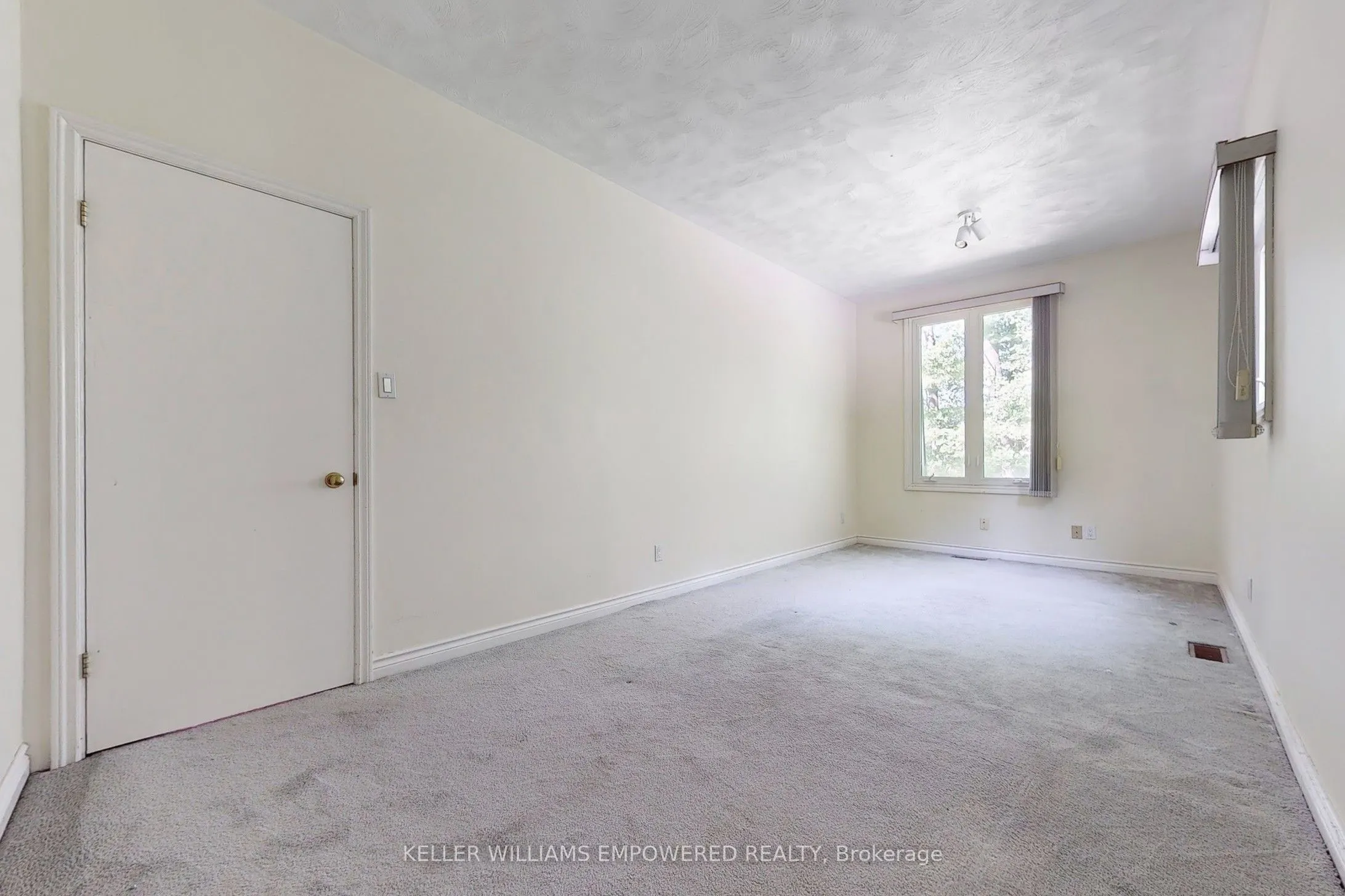 16 Bayview Park Lane