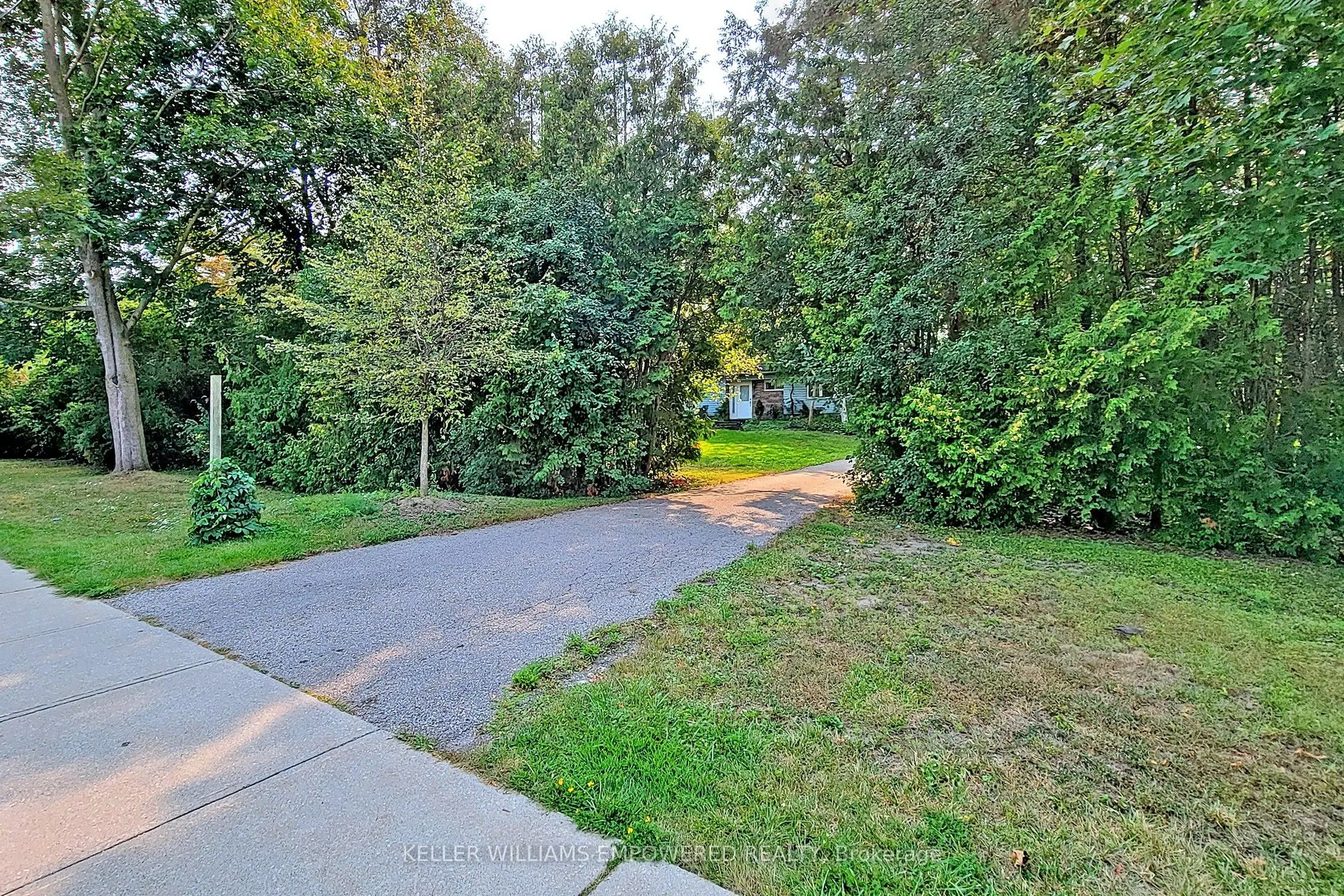 16 Bayview Park Lane