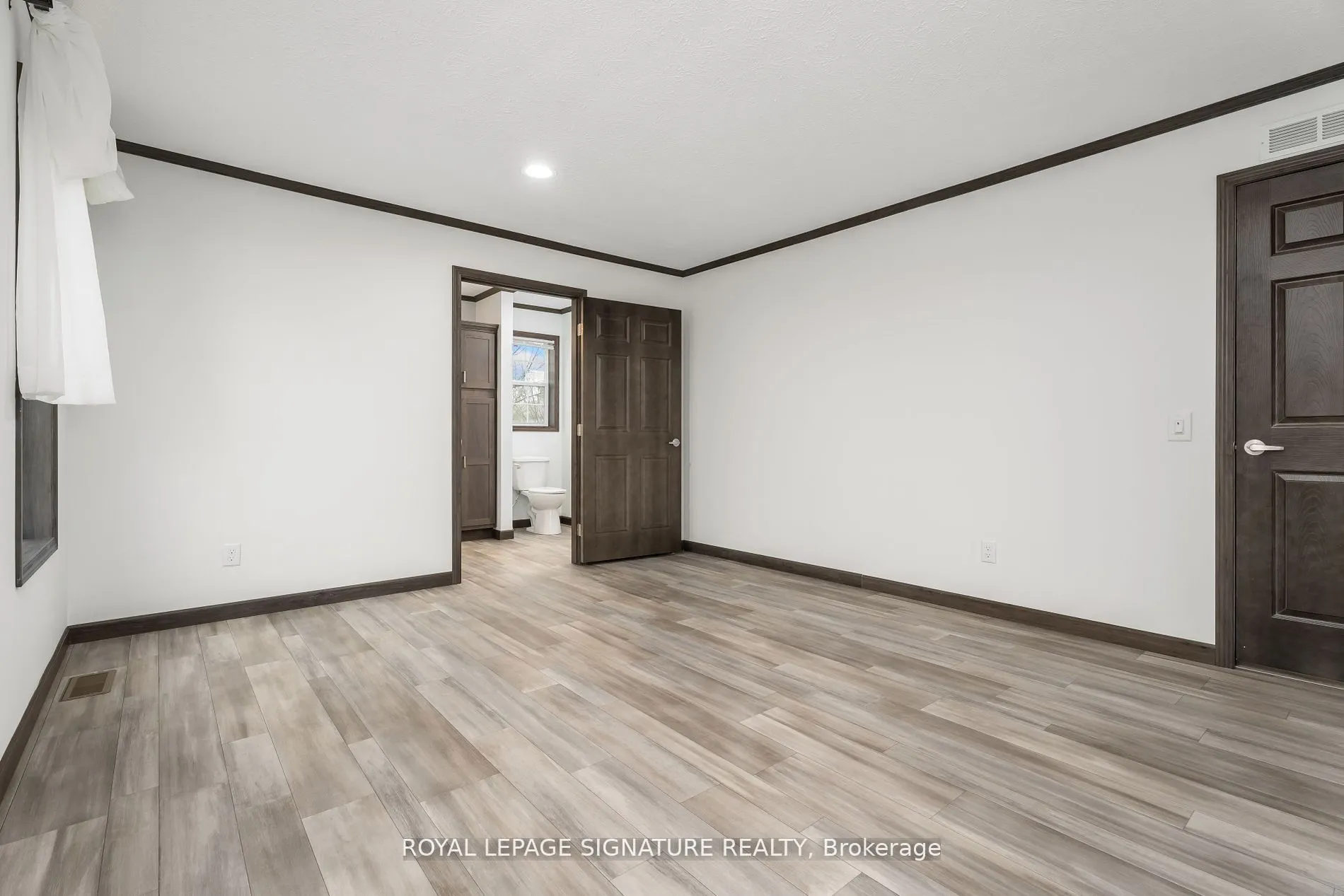 12 Briar Wood Place