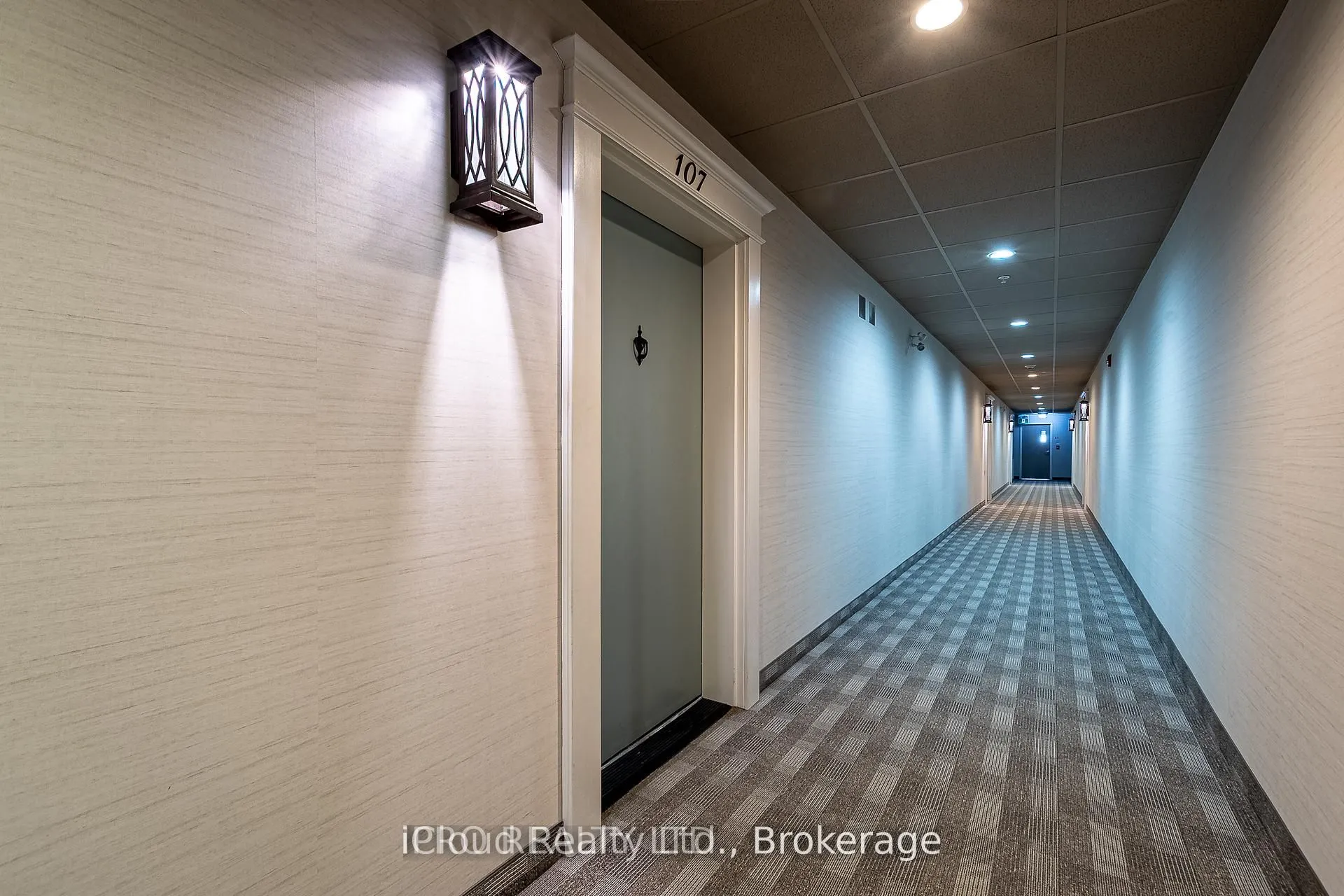 161 Wellington Street E, #107