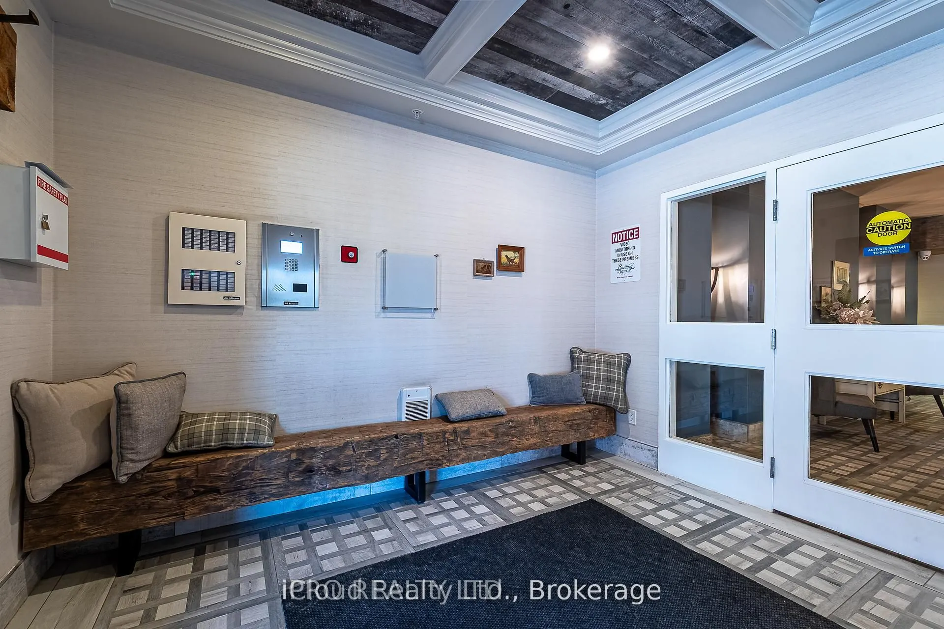 161 Wellington Street E, #107