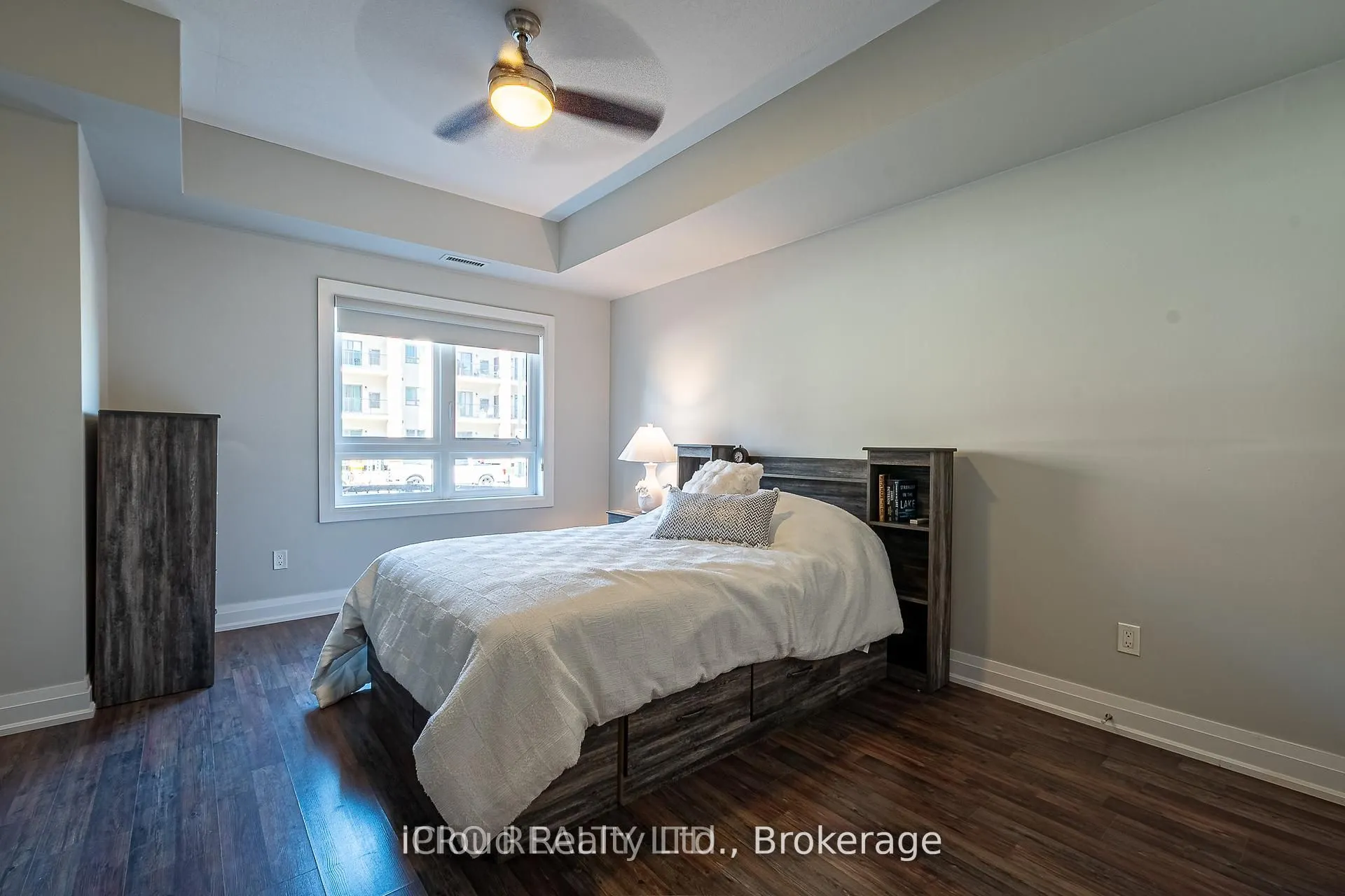 161 Wellington Street E, #107