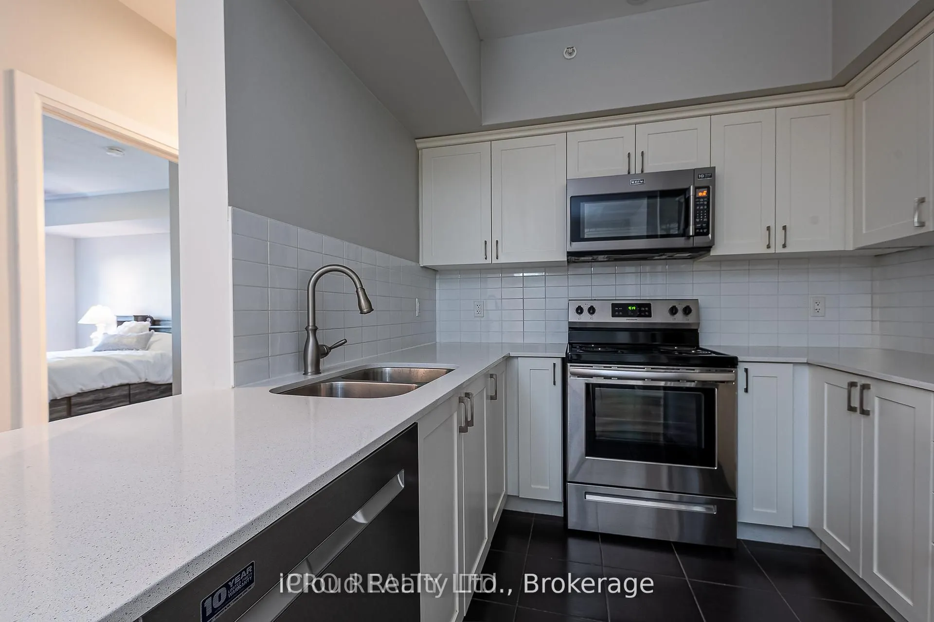 161 Wellington Street E, #107