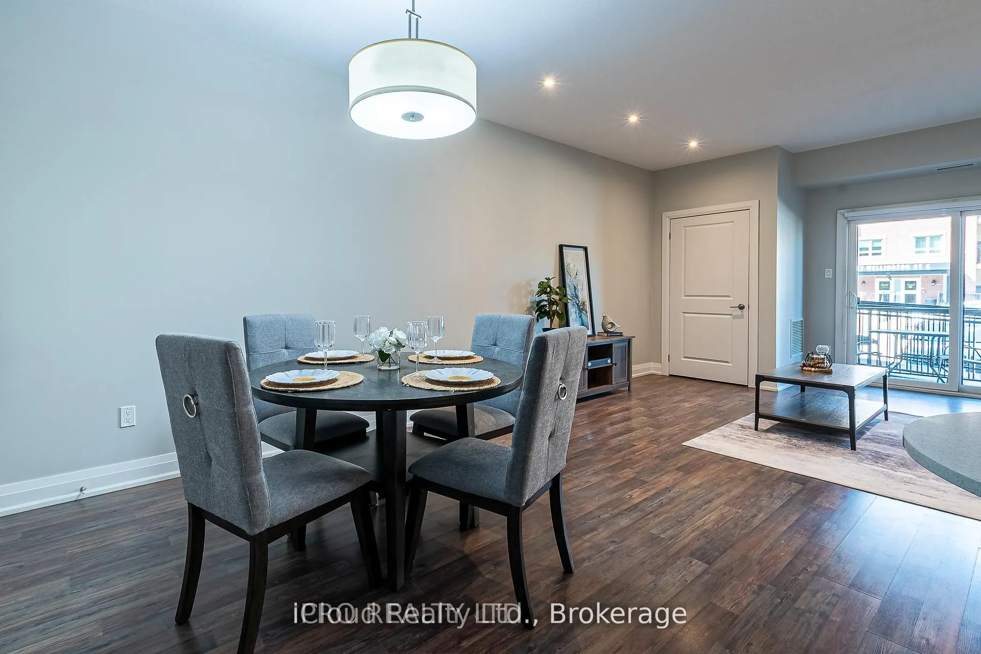 161 Wellington Street E, #107
