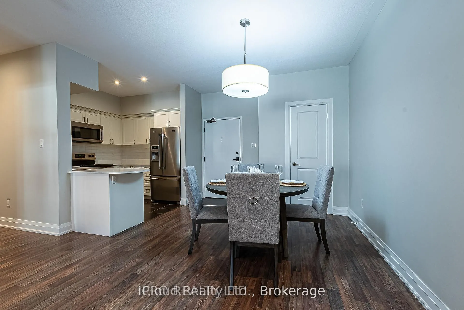 161 Wellington Street E, #107