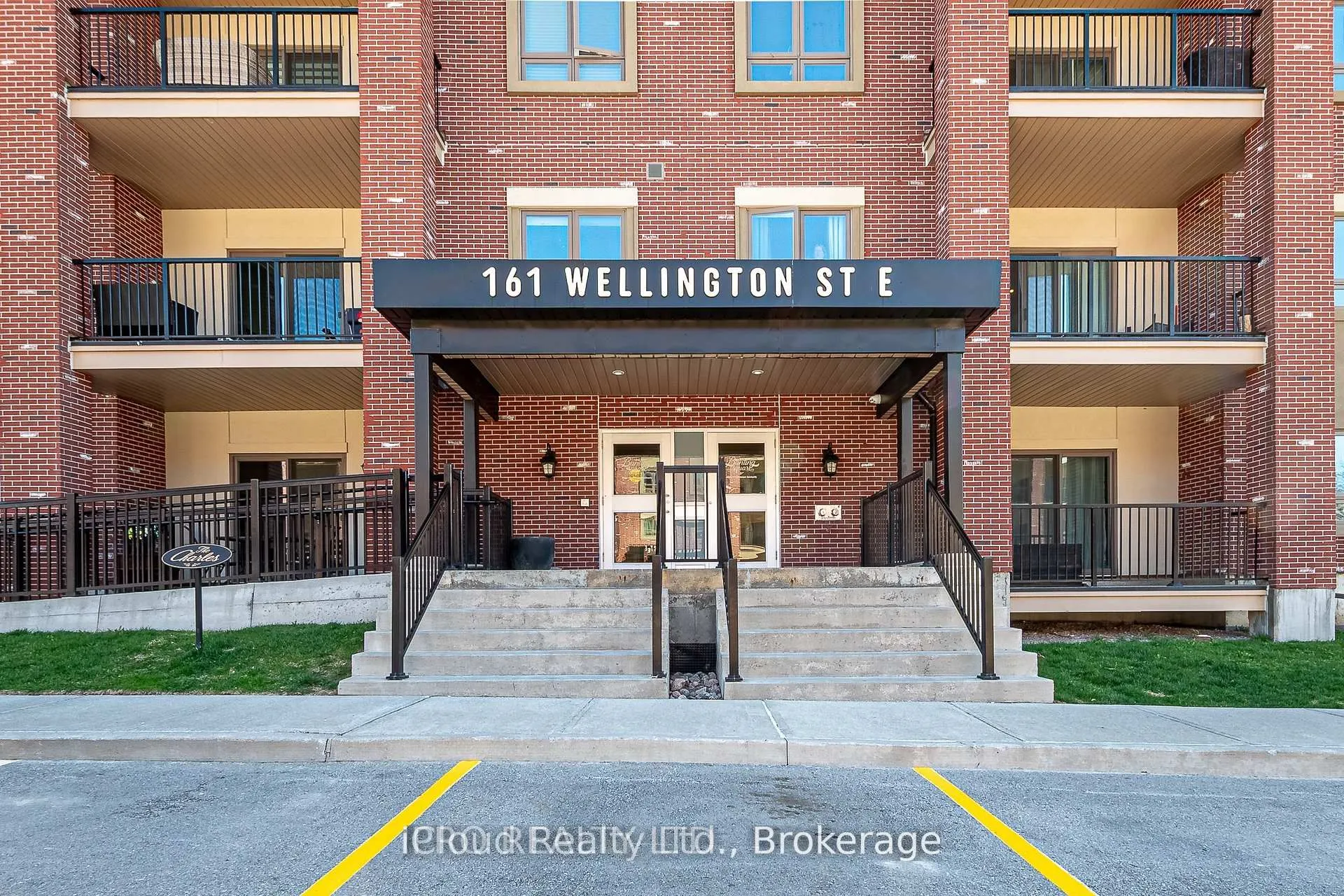 161 Wellington Street E, #107