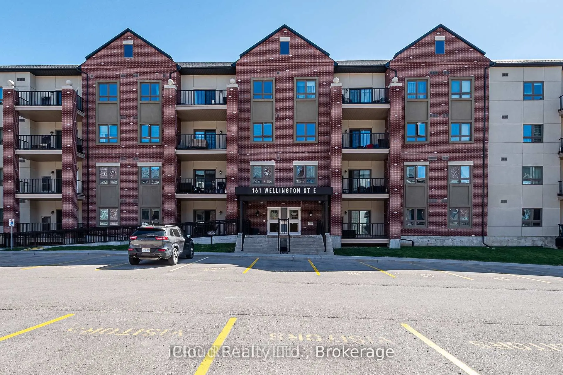 161 Wellington Street E, #107