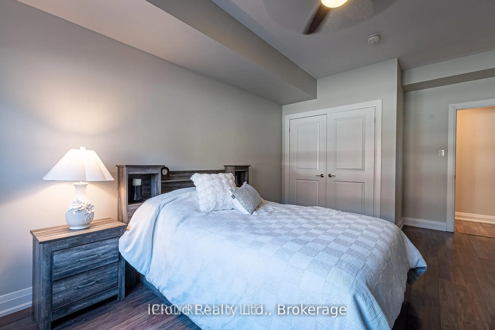 161 Wellington Street E, #107