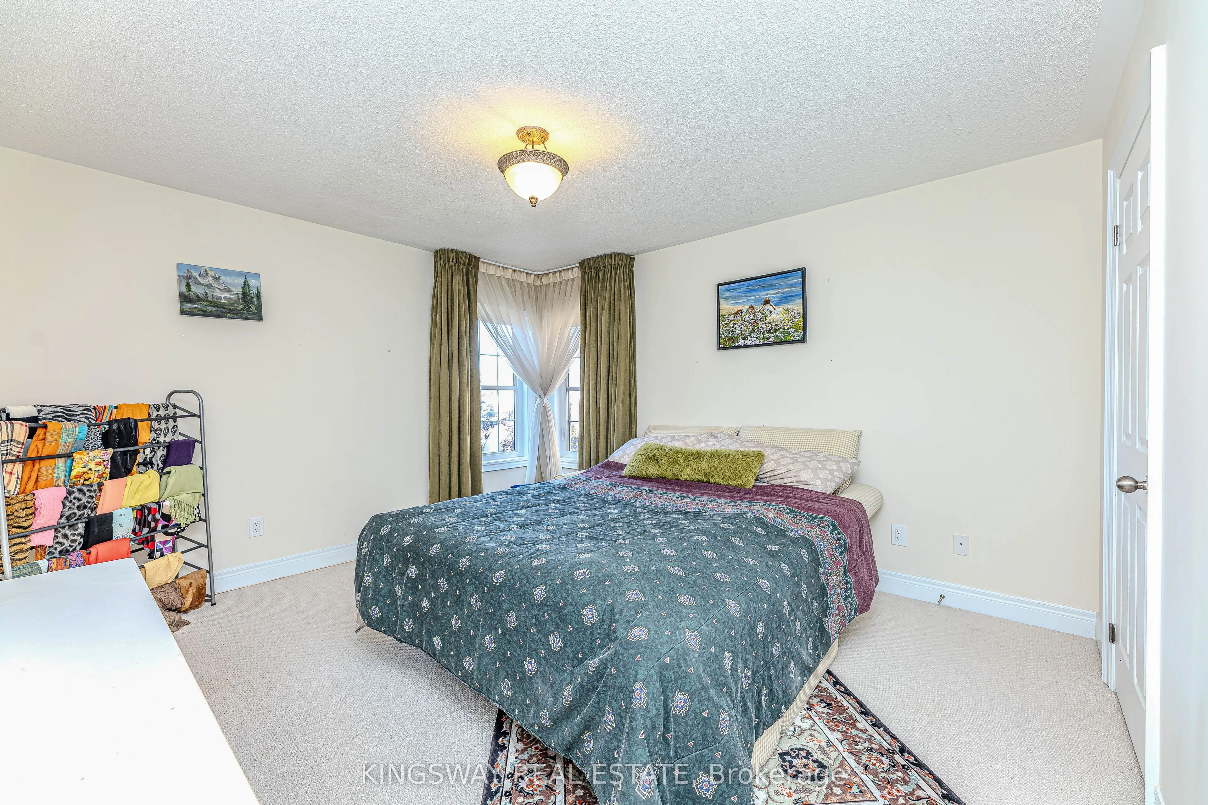 651 Via Romano Boulevard E