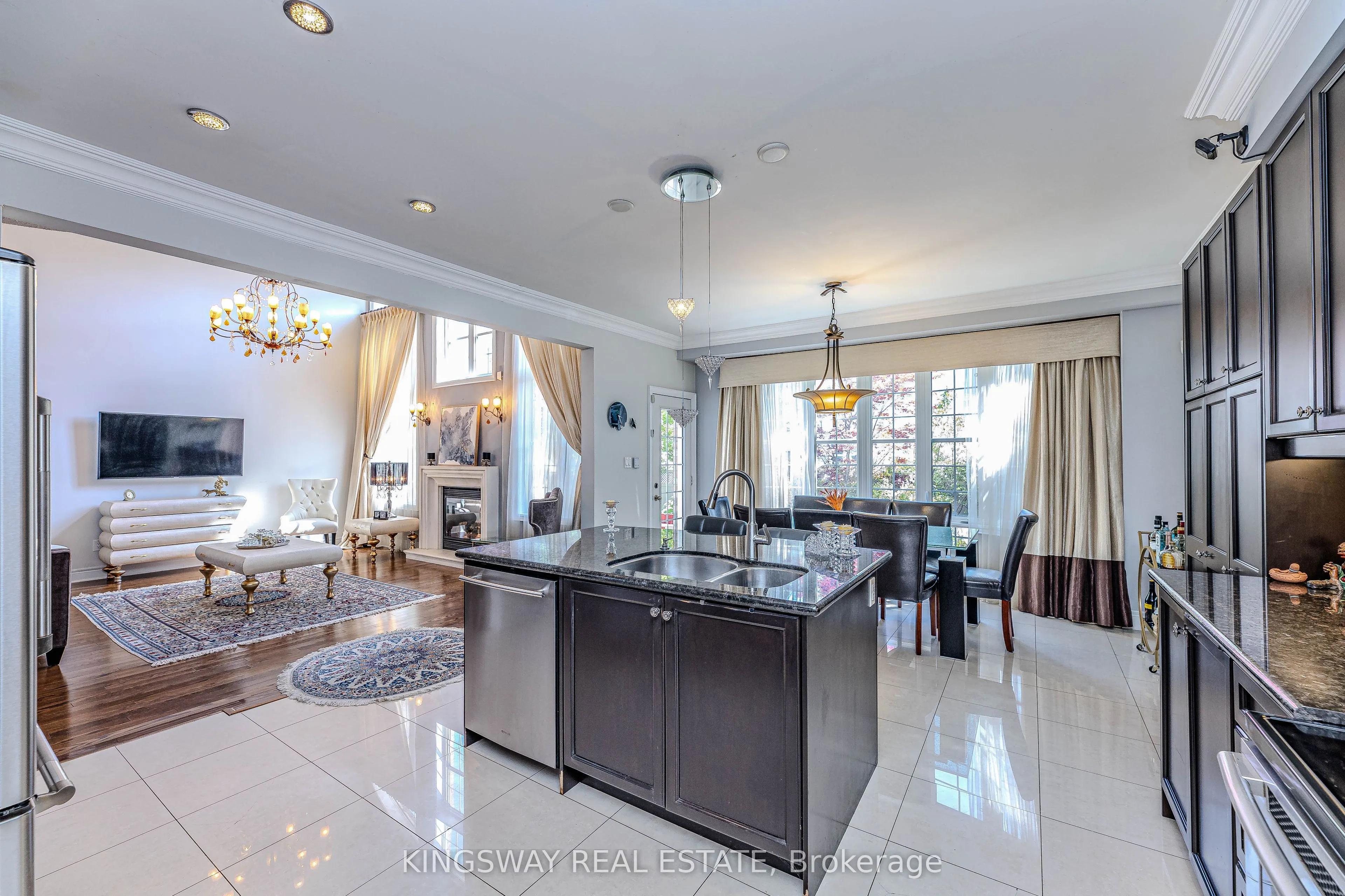 651 Via Romano Boulevard E