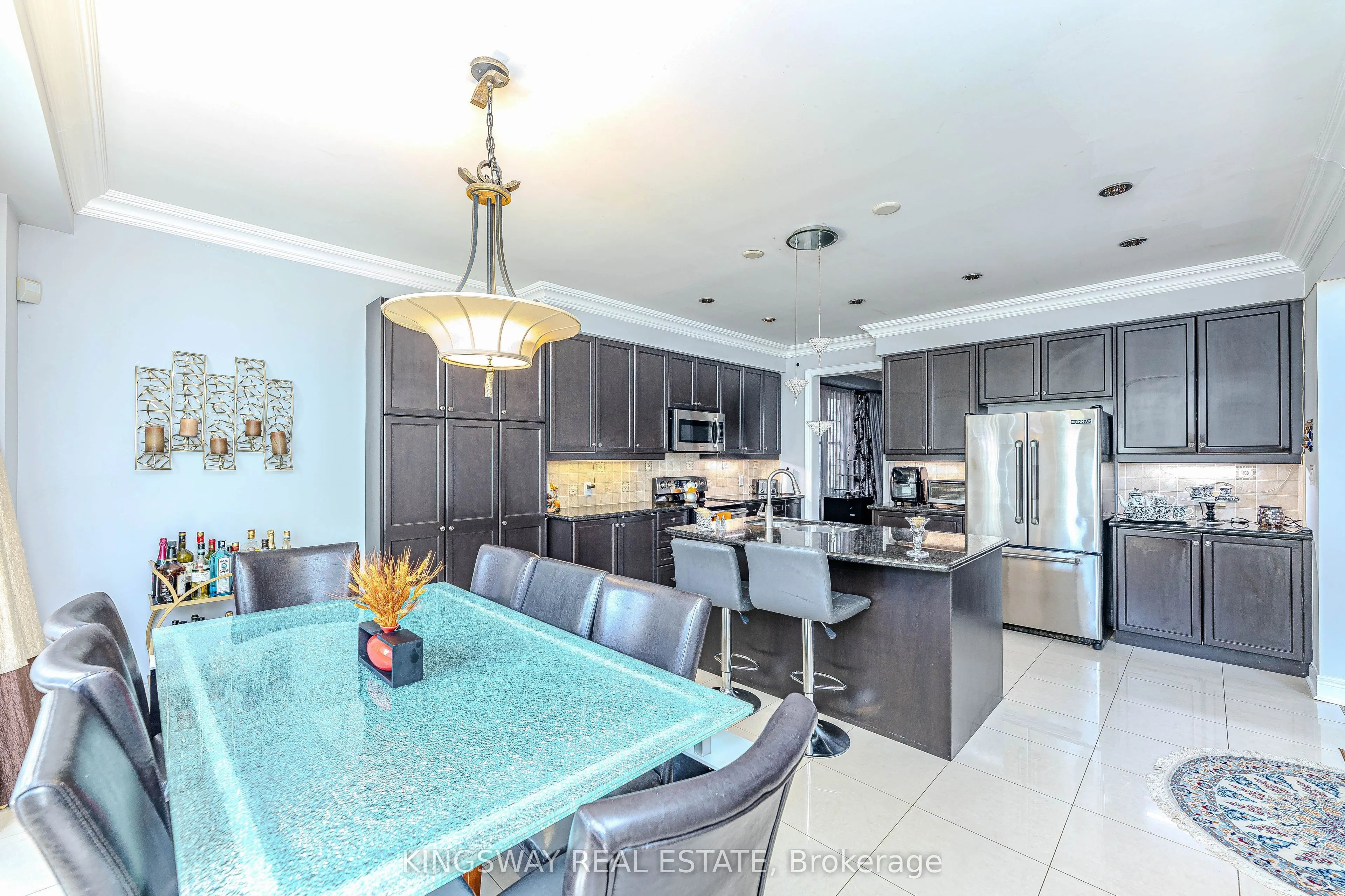651 Via Romano Boulevard E