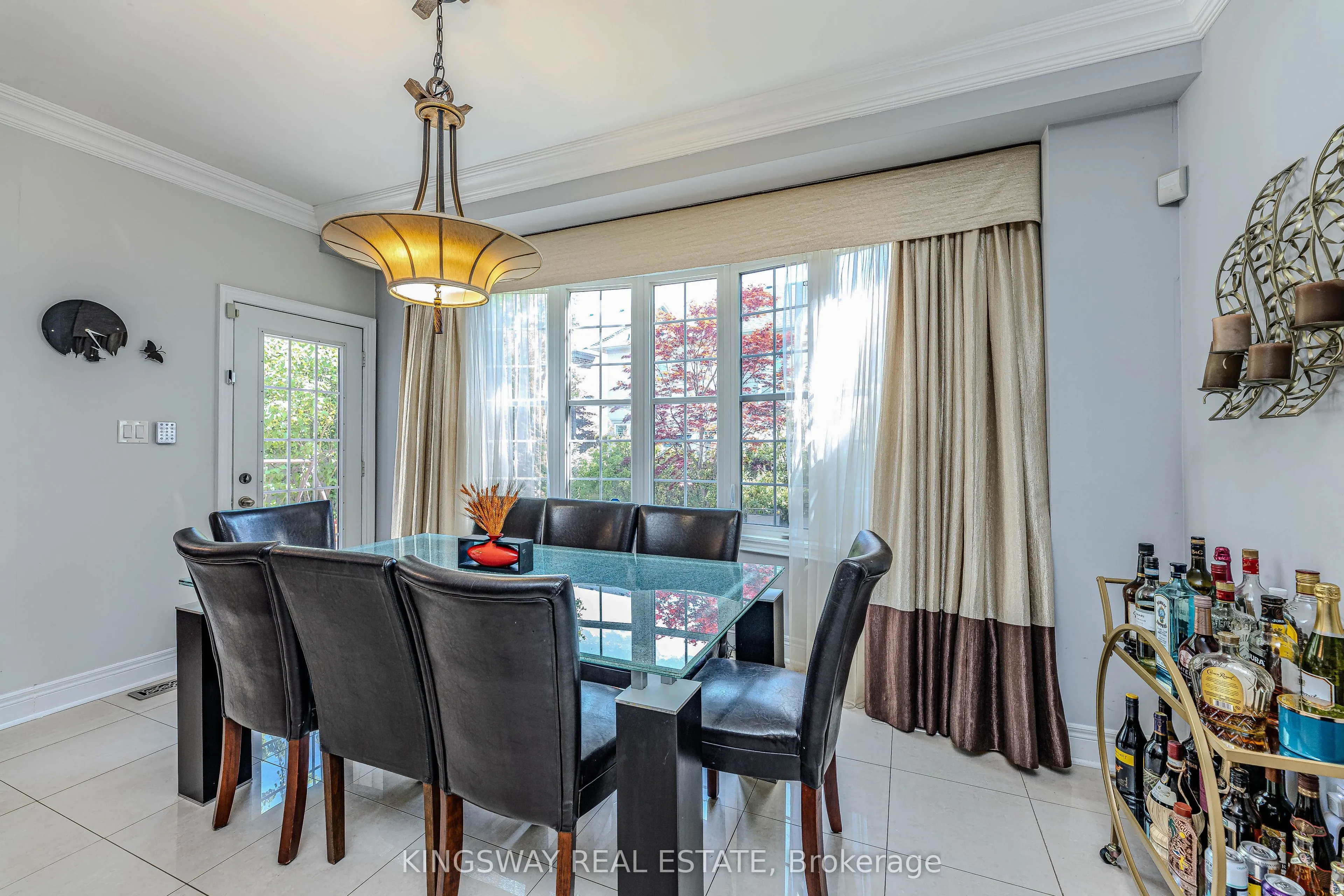 651 Via Romano Boulevard E