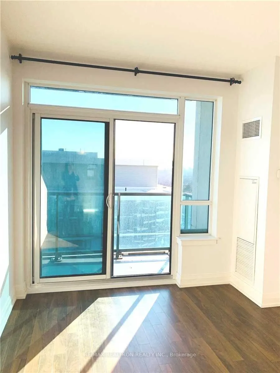 7165 Yonge Street, #2105