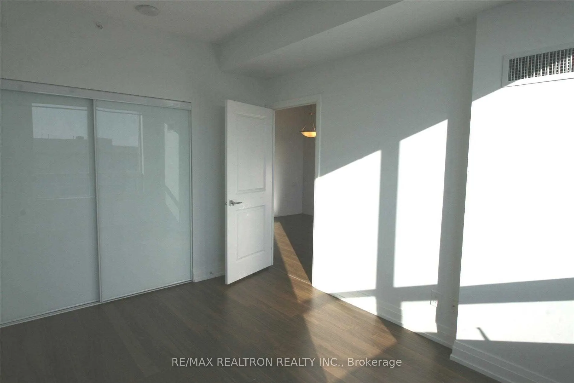 7165 Yonge Street, #2105