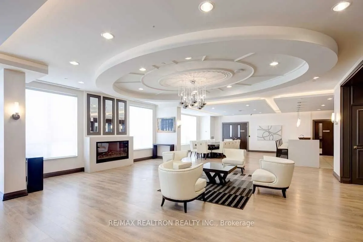 7165 Yonge Street, #2105