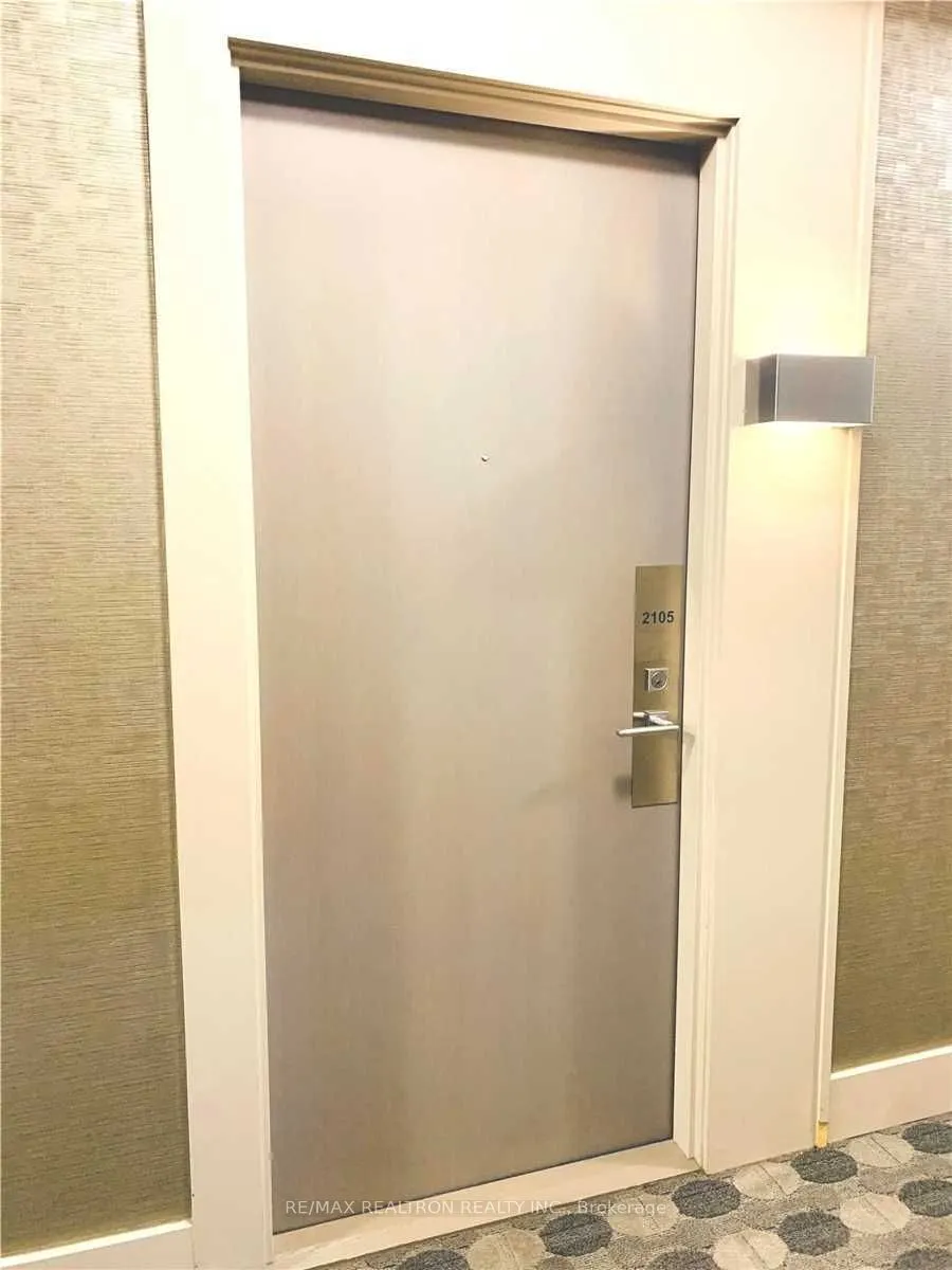 7165 Yonge Street, #2105