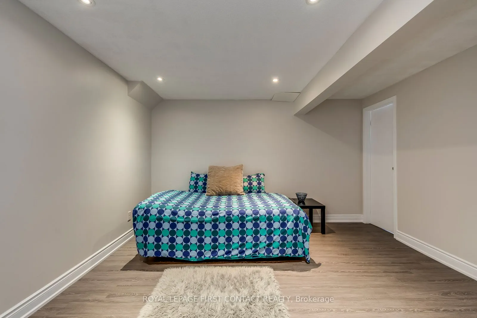 17 New Port Way, #N/A