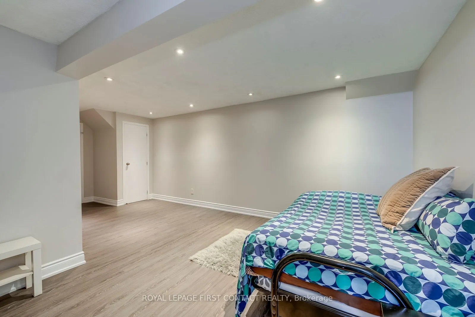 17 New Port Way, #N/A