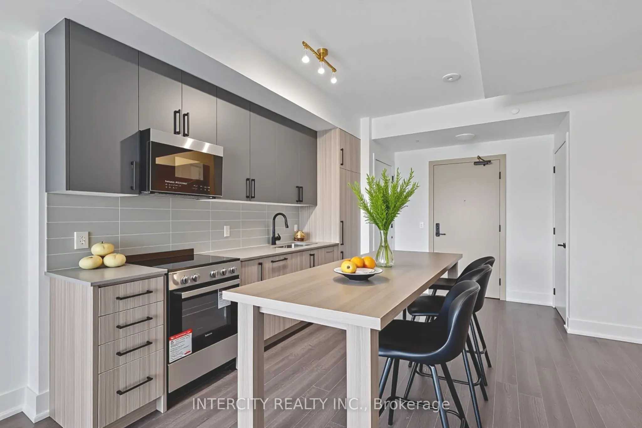 2075 King Road, #233