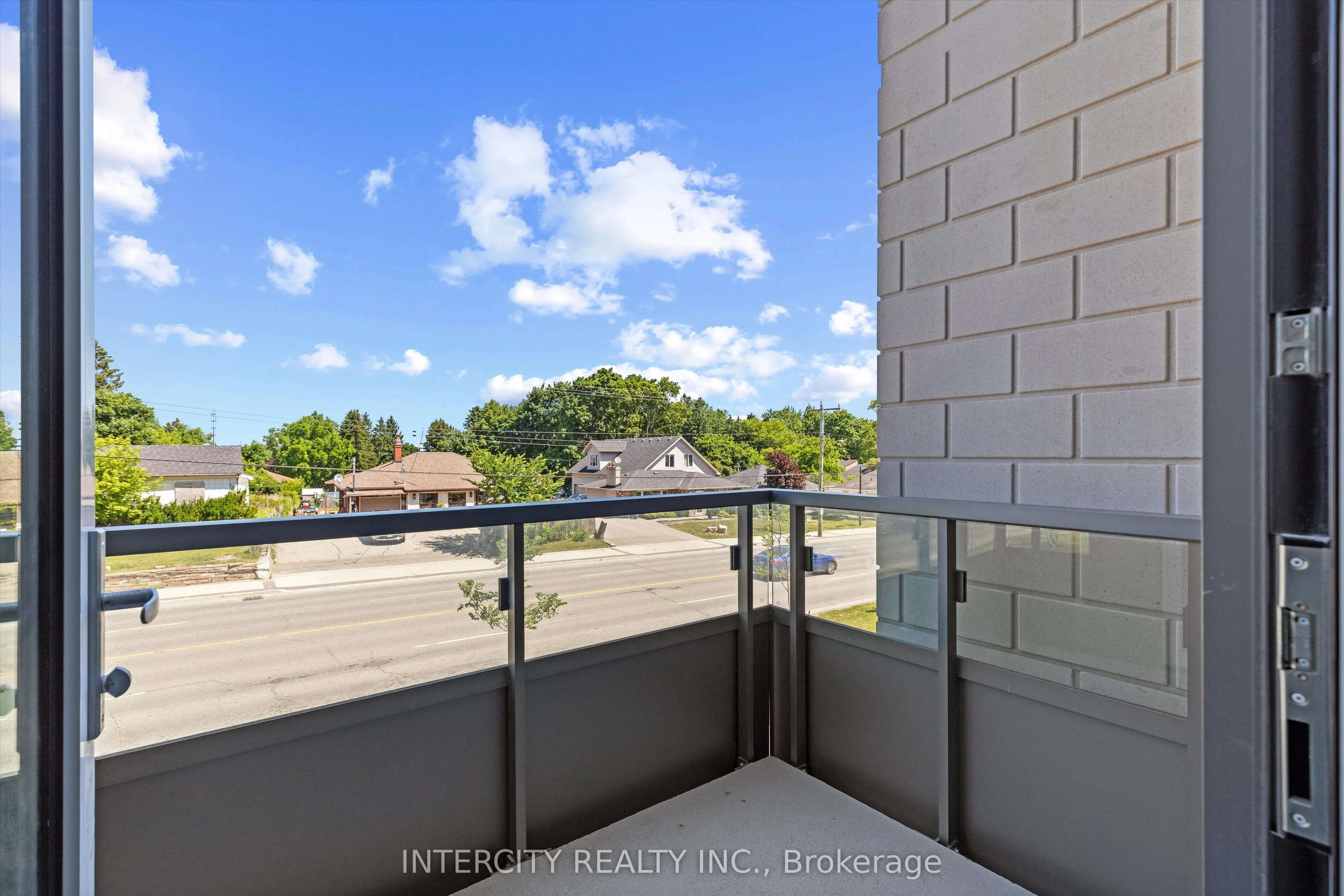 2075 King Road, #233