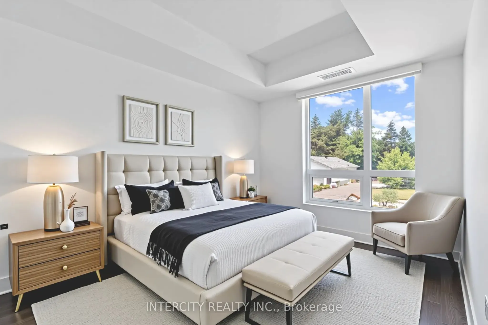 2075 King Road, #233