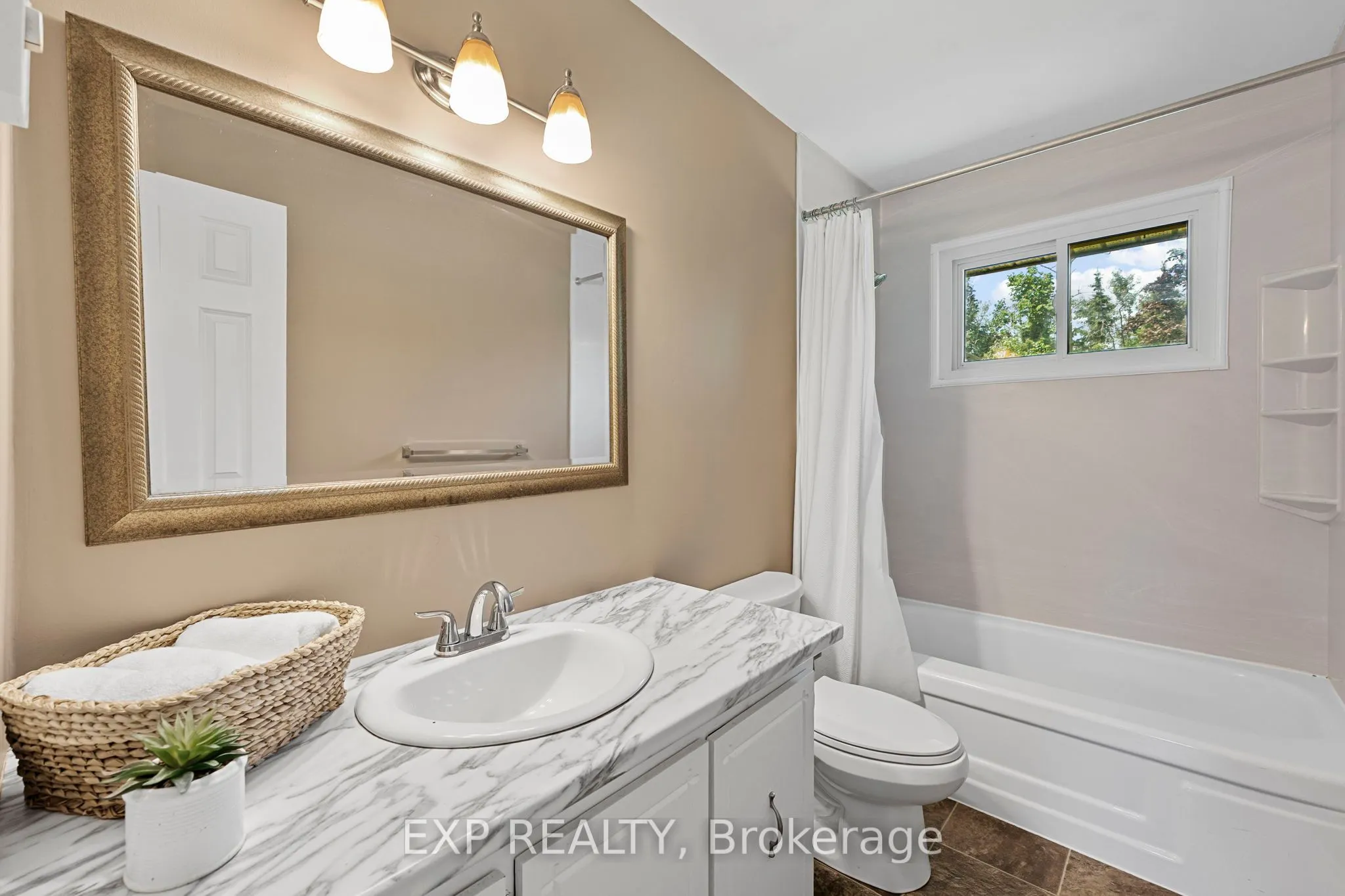 2186 Richard Street