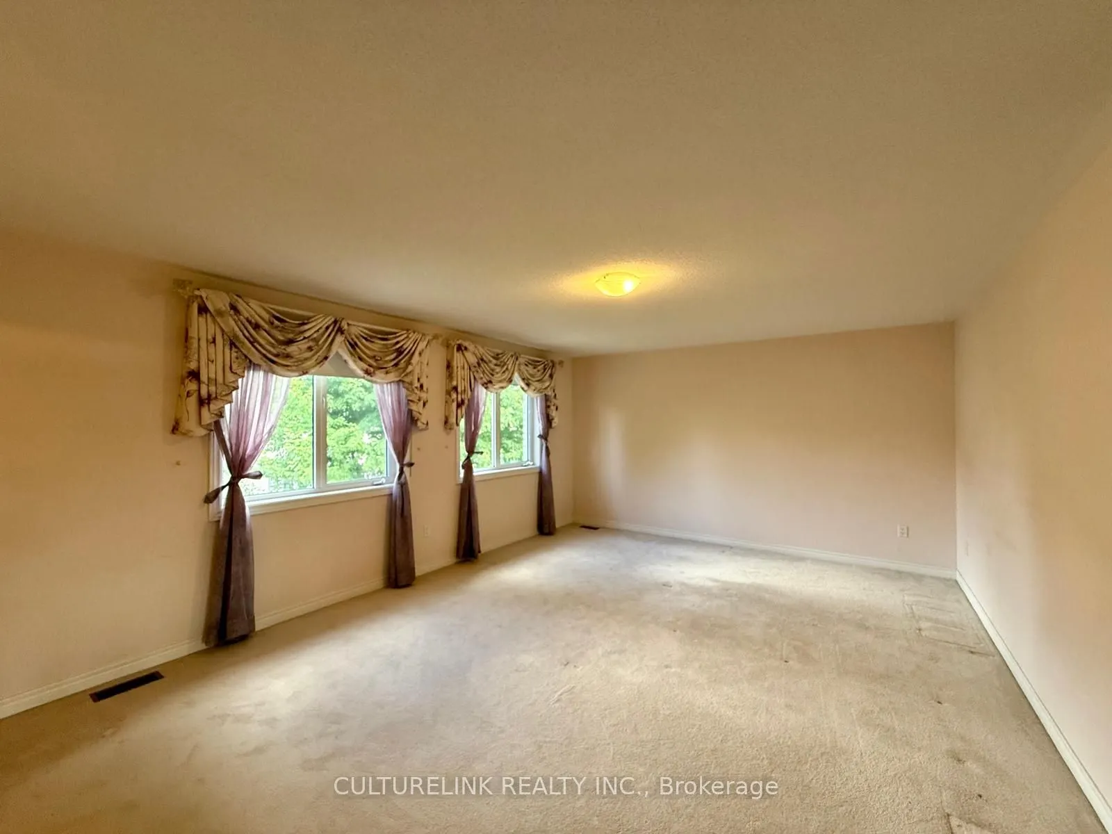 13 Pembrooke Road