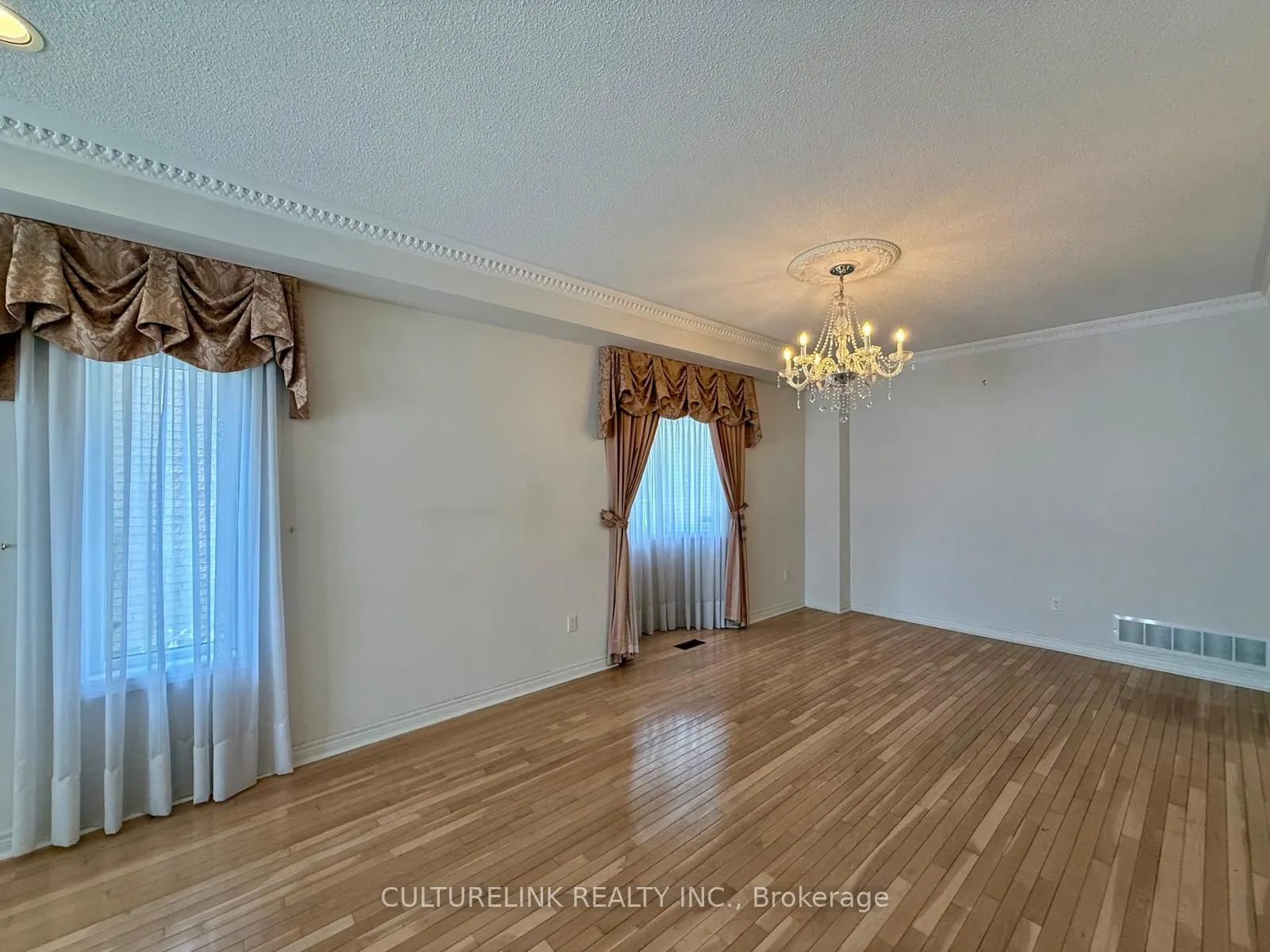 13 Pembrooke Road
