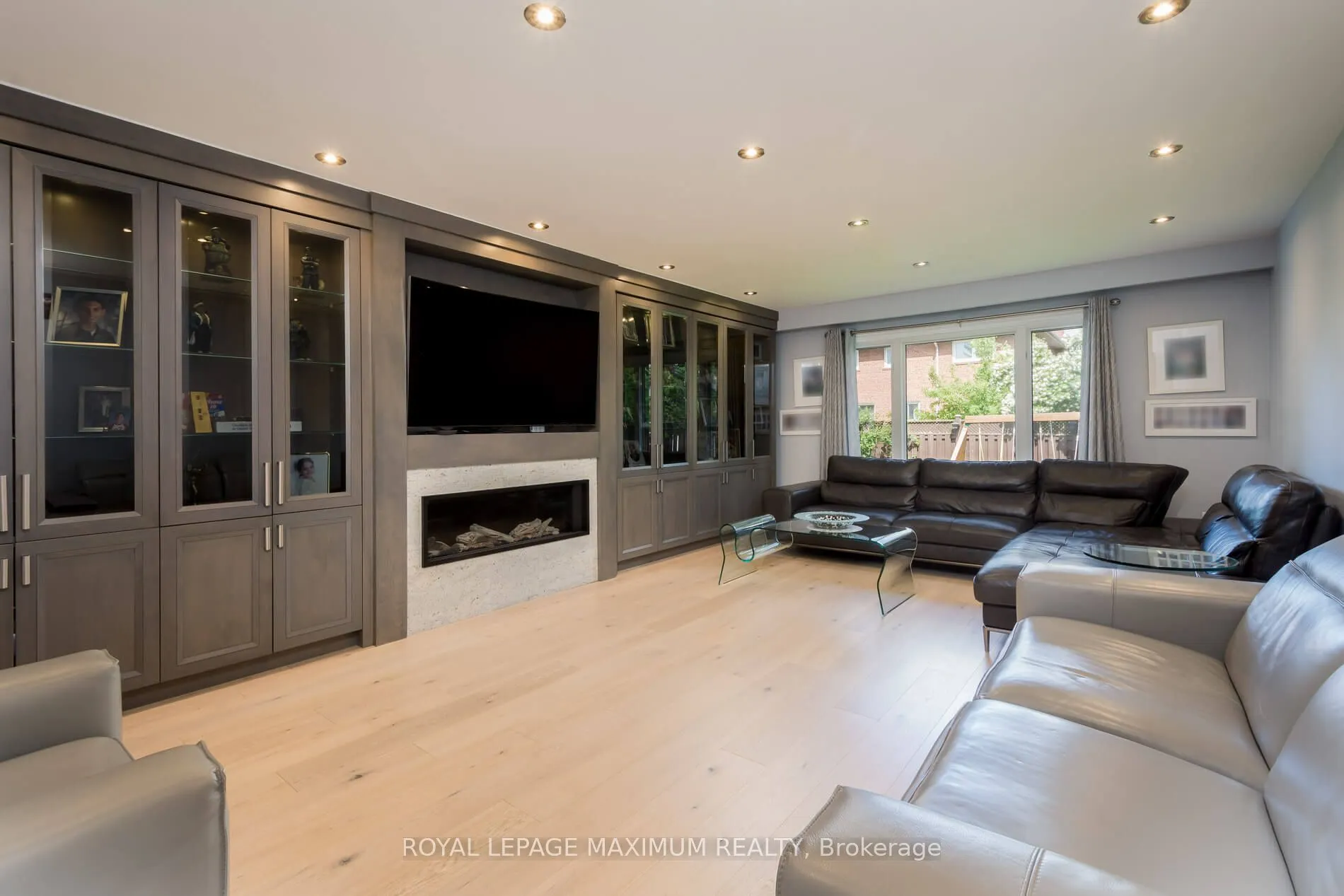 35 Lorengate Place