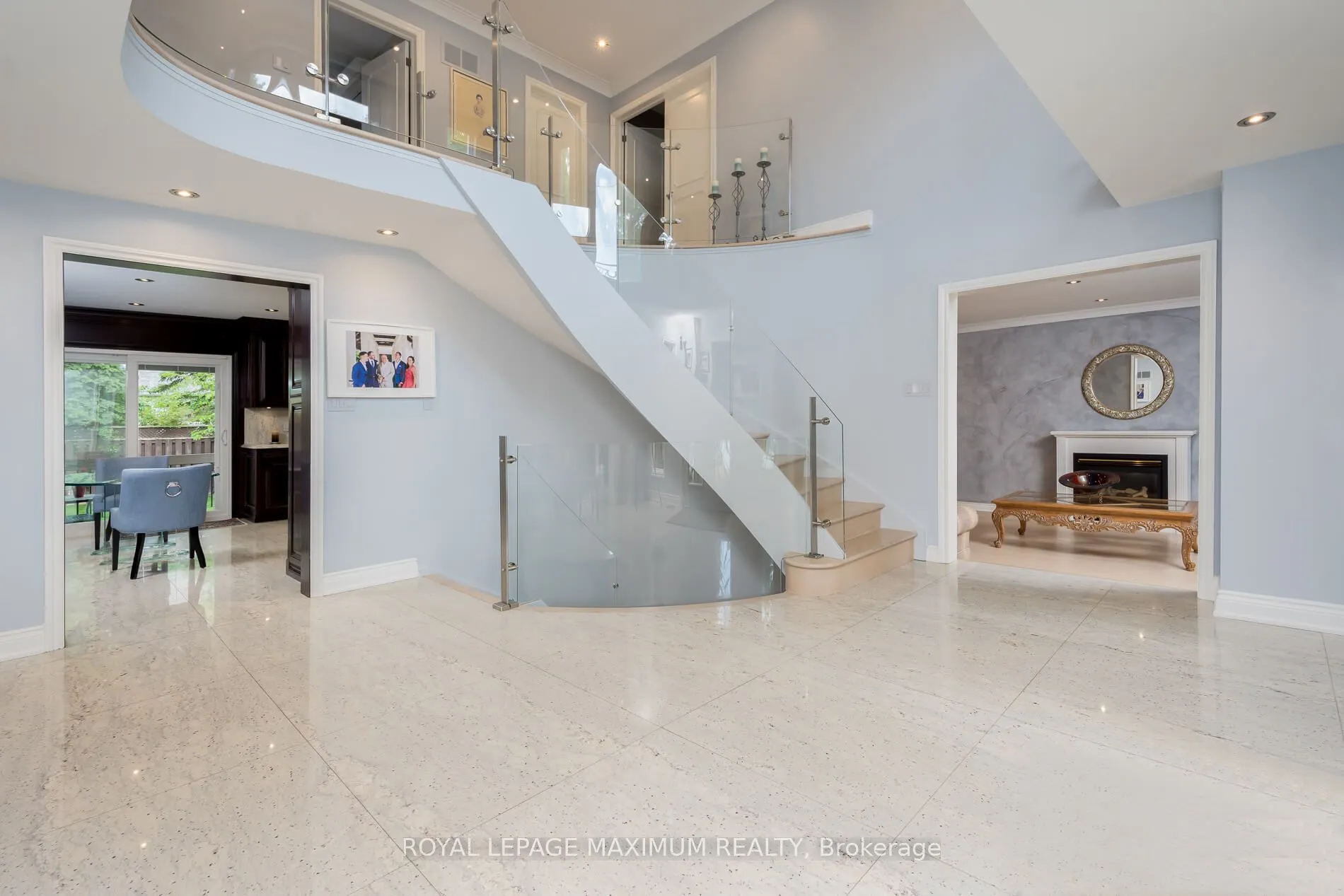 35 Lorengate Place