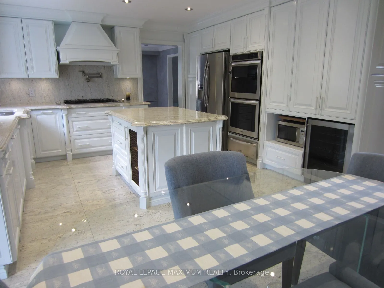 35 Lorengate Place