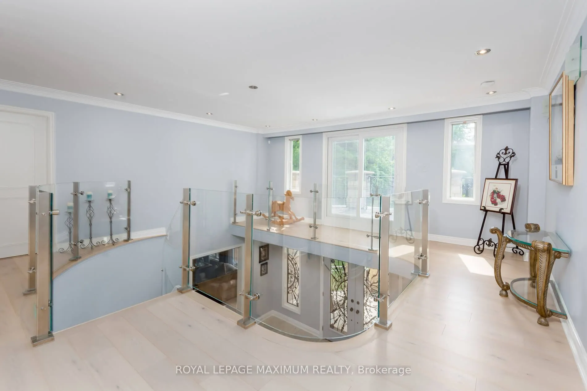 35 Lorengate Place