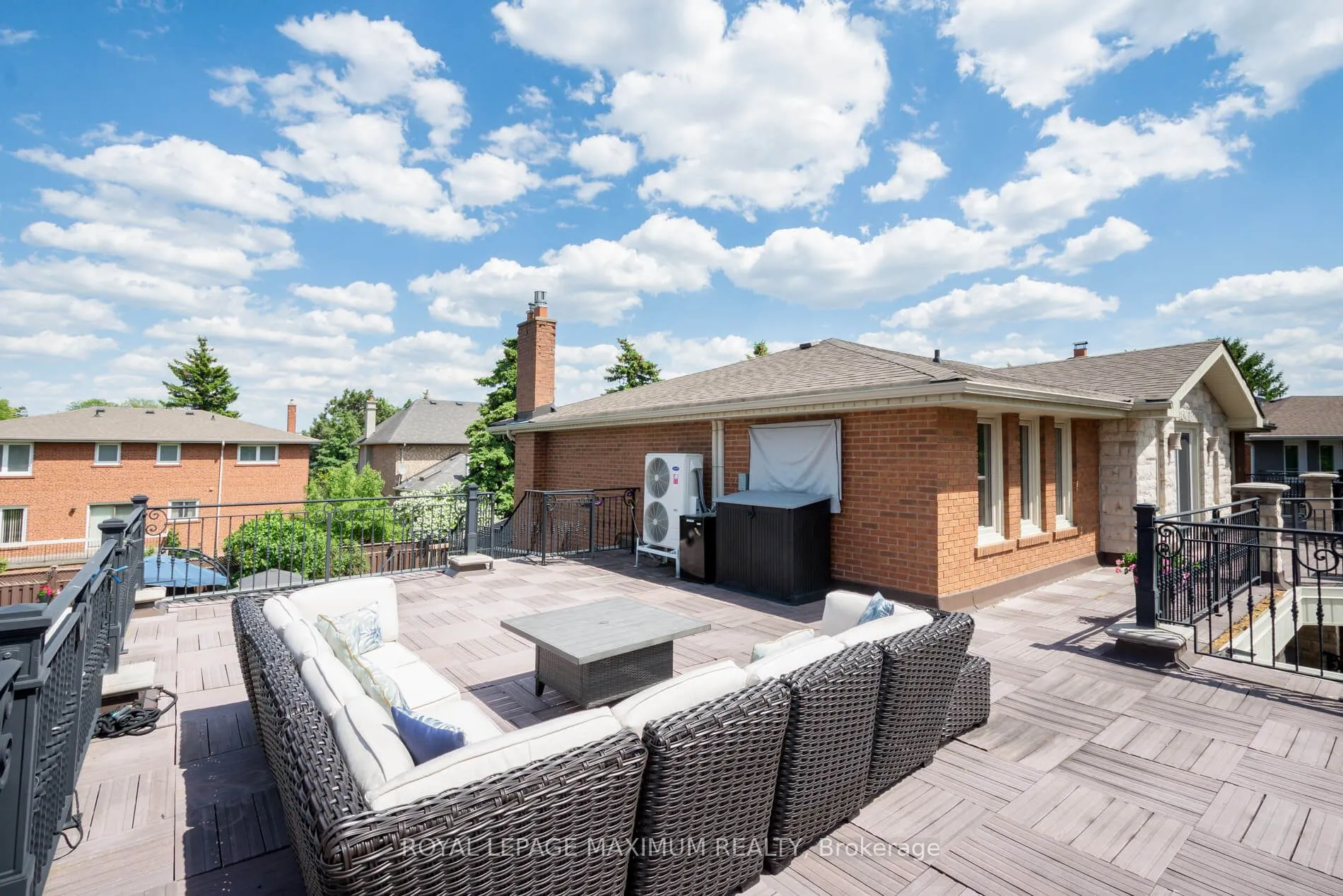35 Lorengate Place