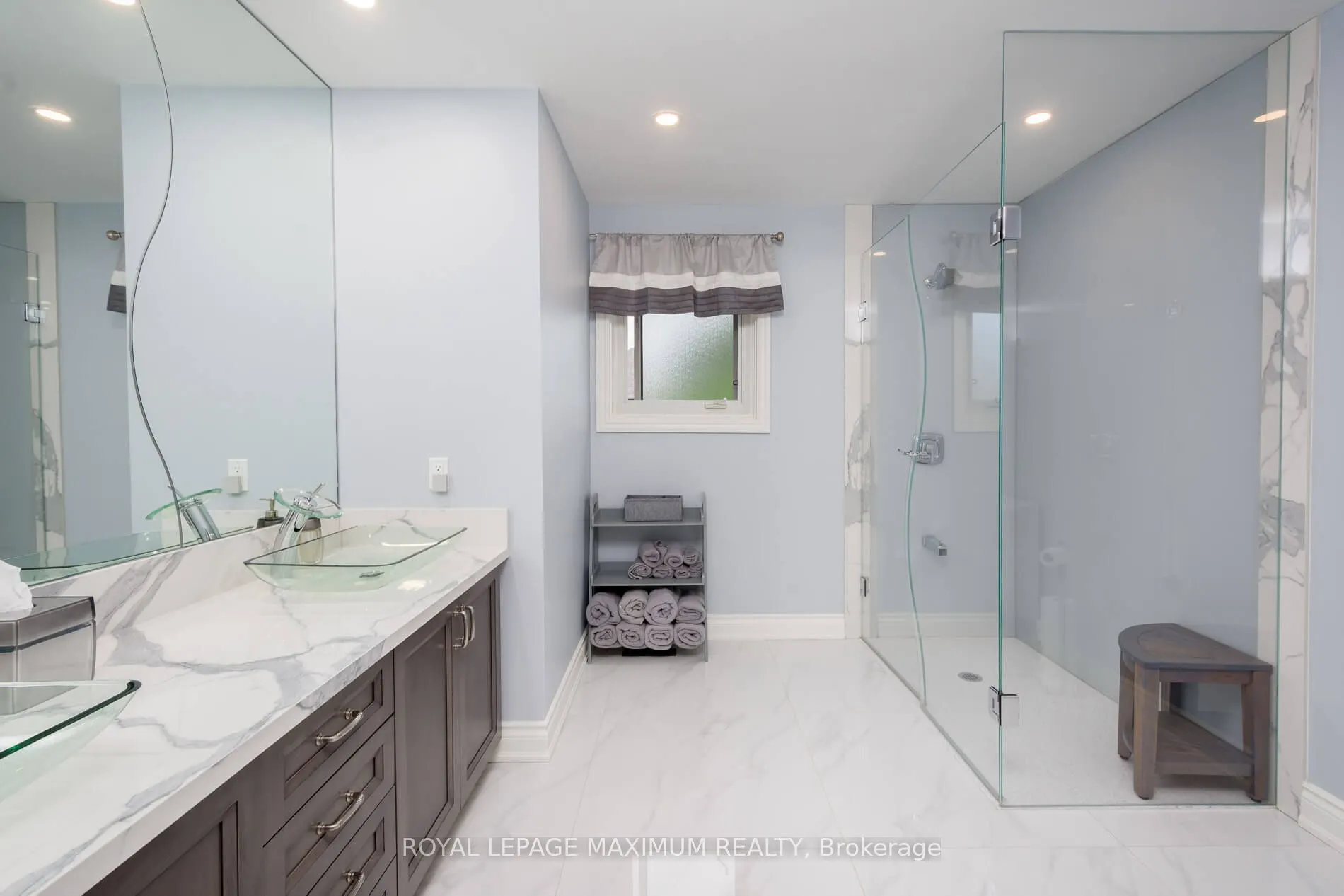 35 Lorengate Place