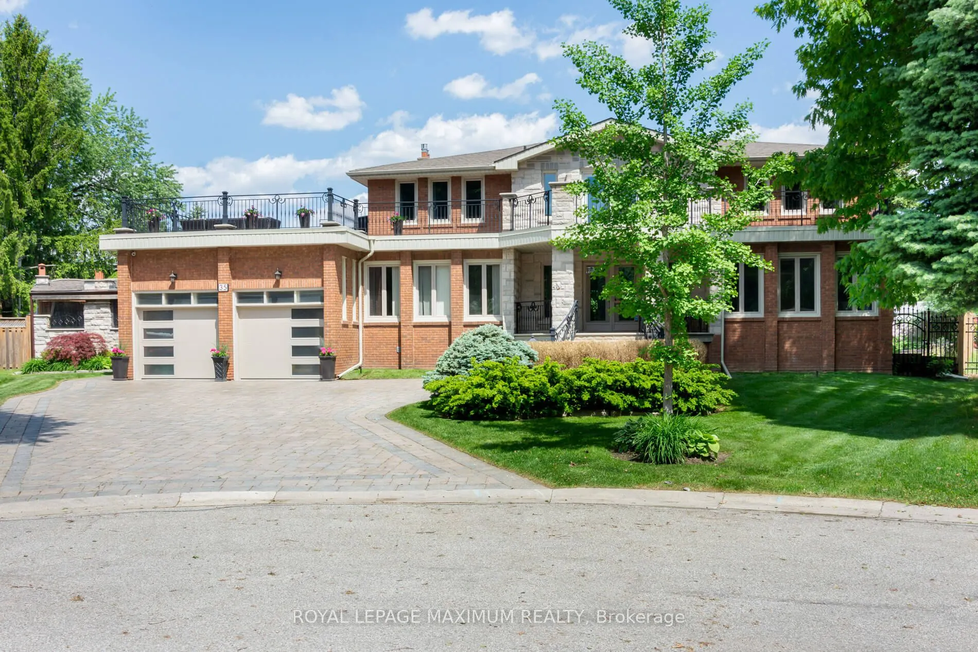 35 Lorengate Place