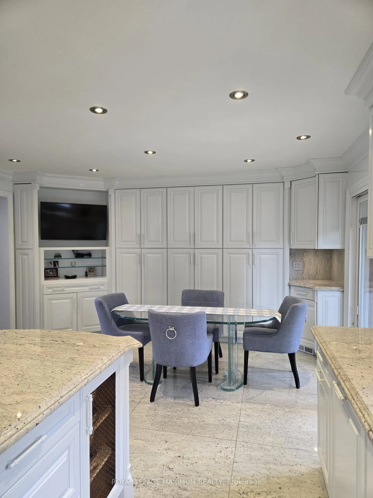 35 Lorengate Place