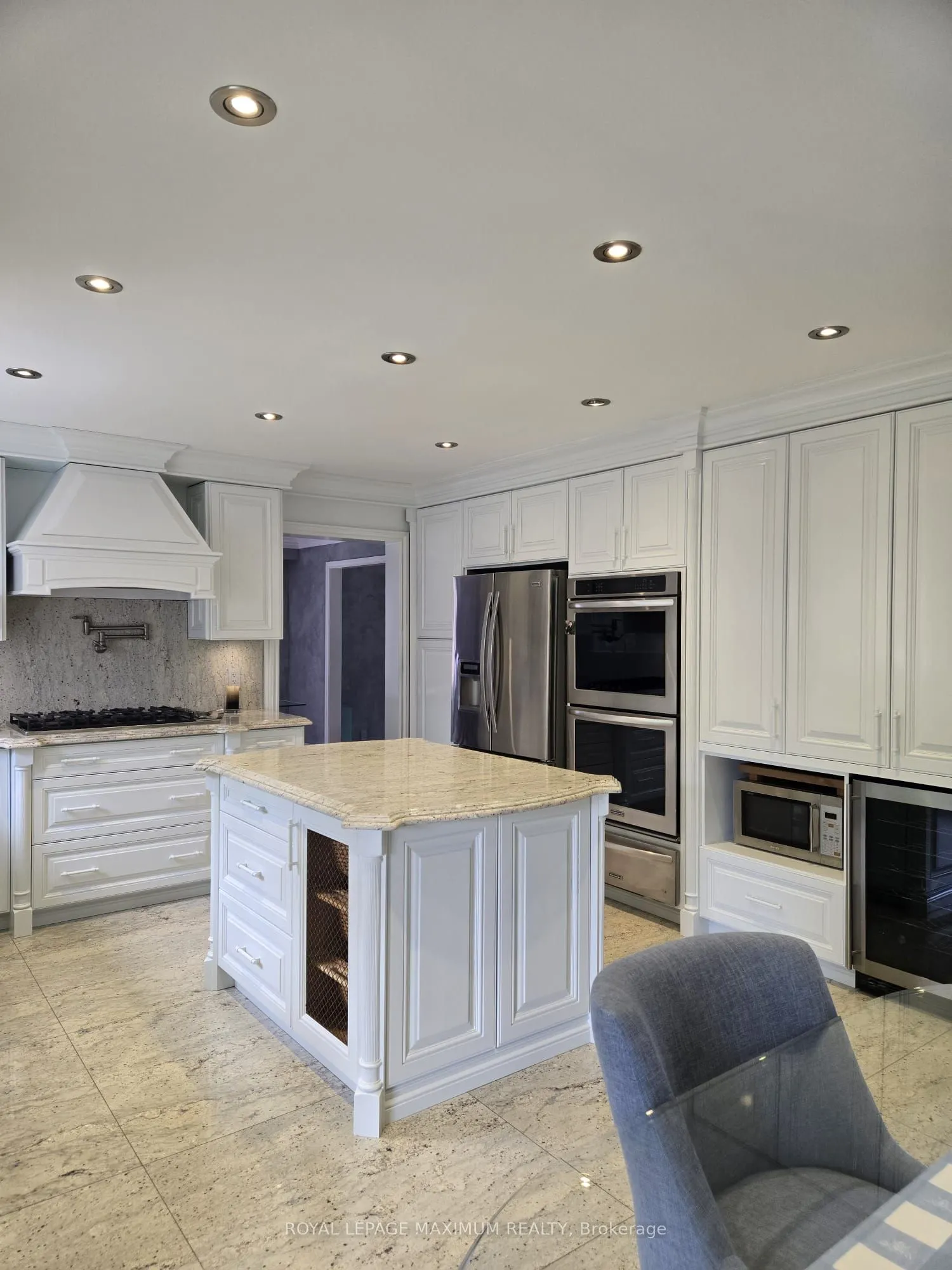 35 Lorengate Place