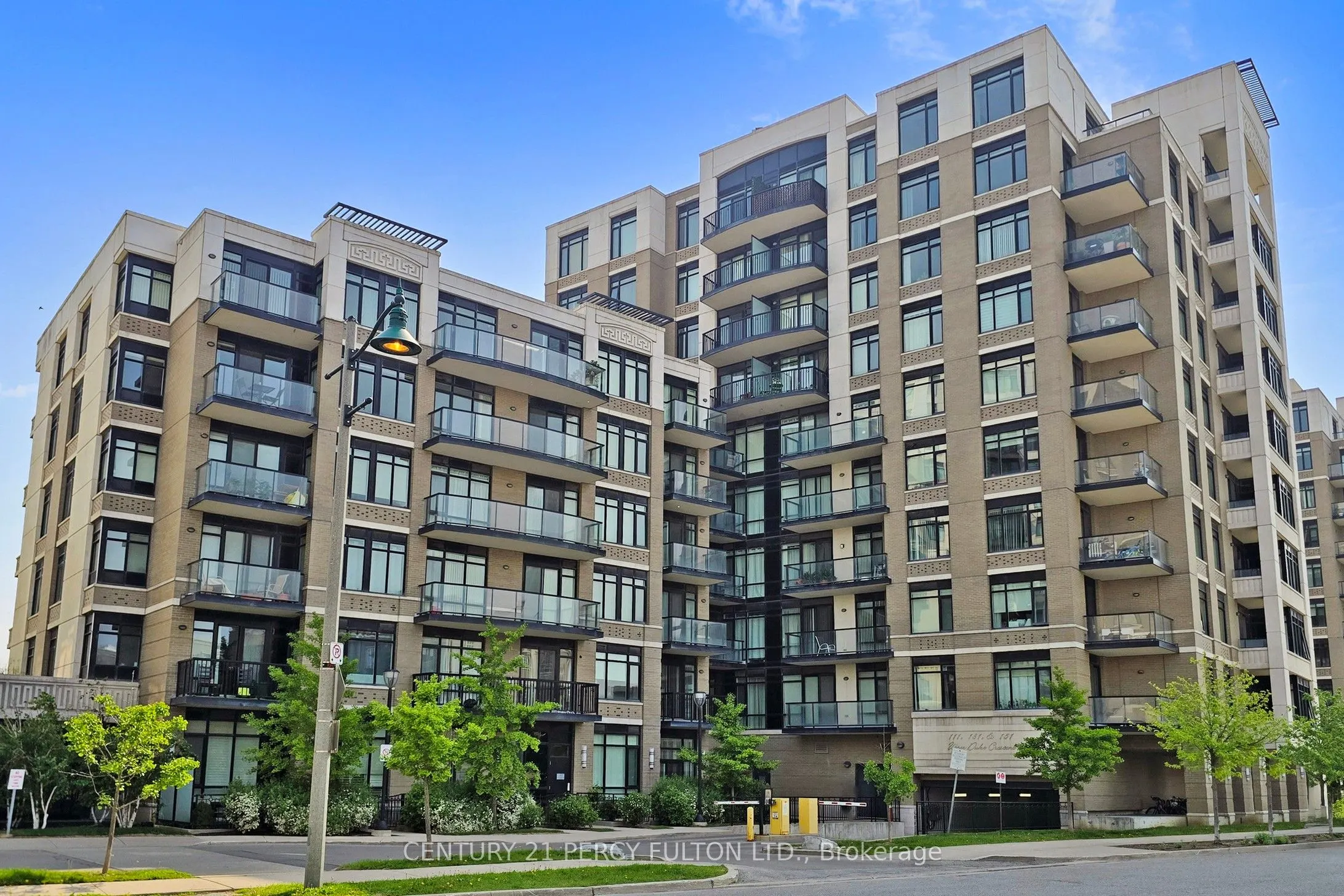 131 Upper Duke Crescent, #207