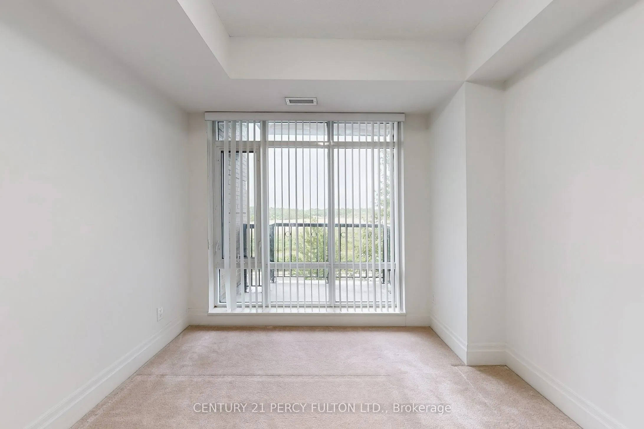 131 Upper Duke Crescent, #207