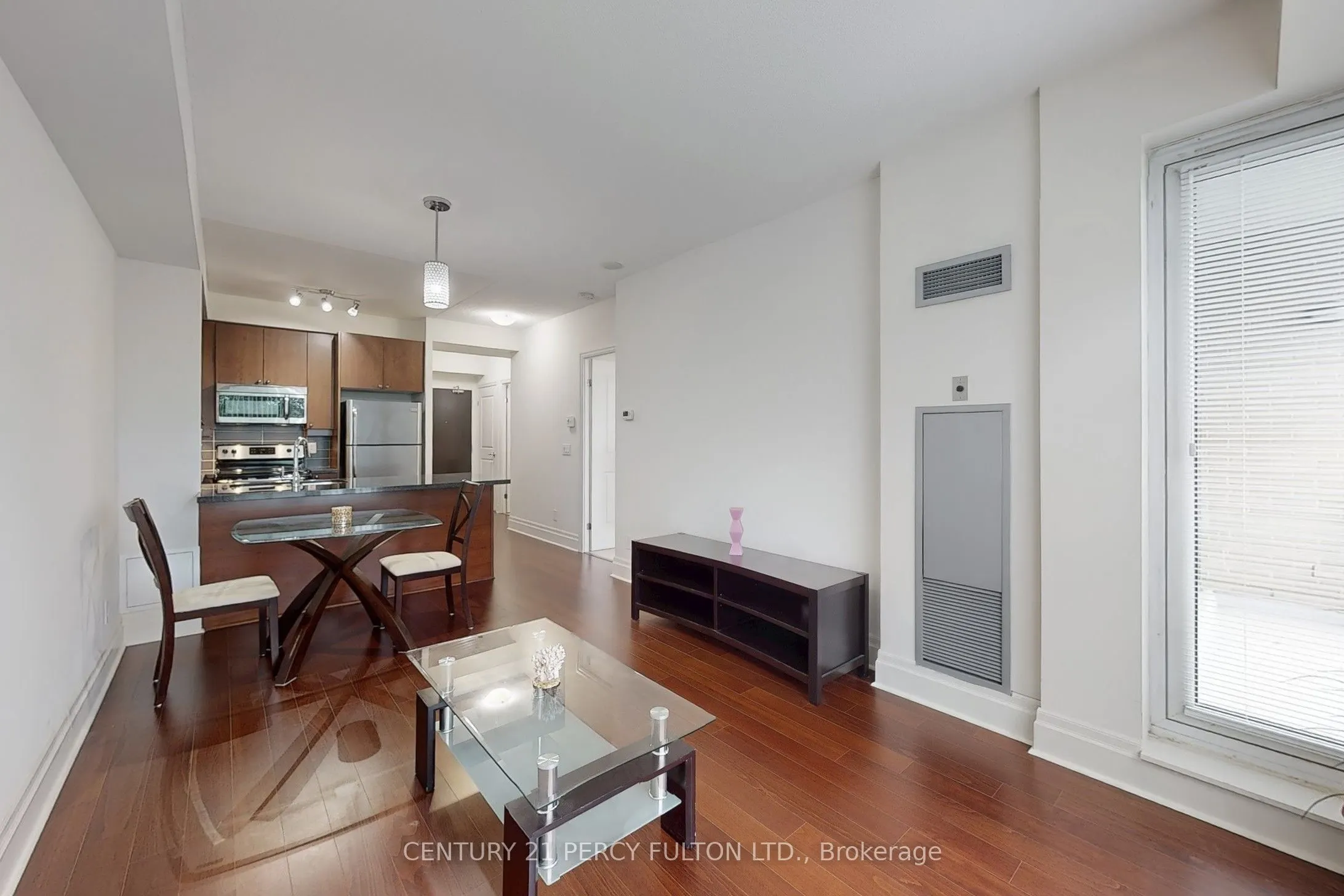131 Upper Duke Crescent, #207