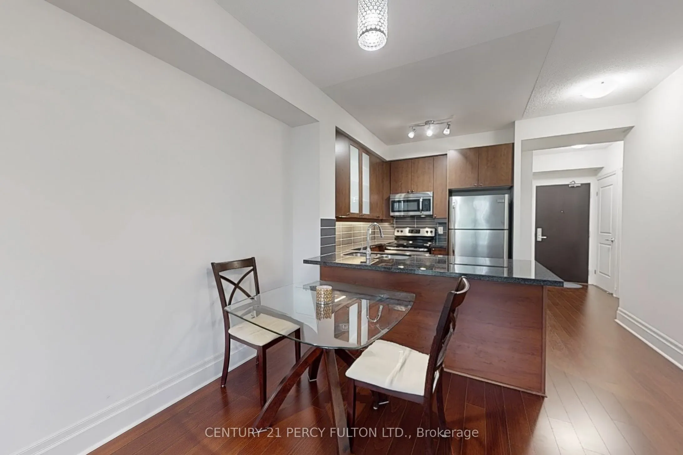 131 Upper Duke Crescent, #207
