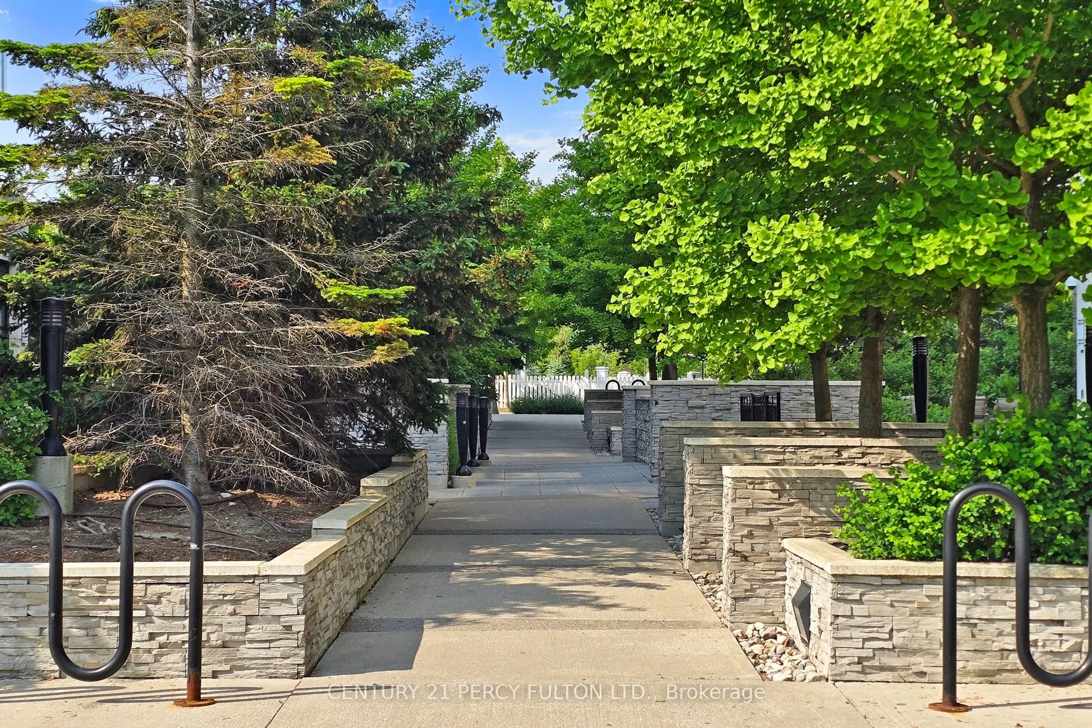 131 Upper Duke Crescent, #207