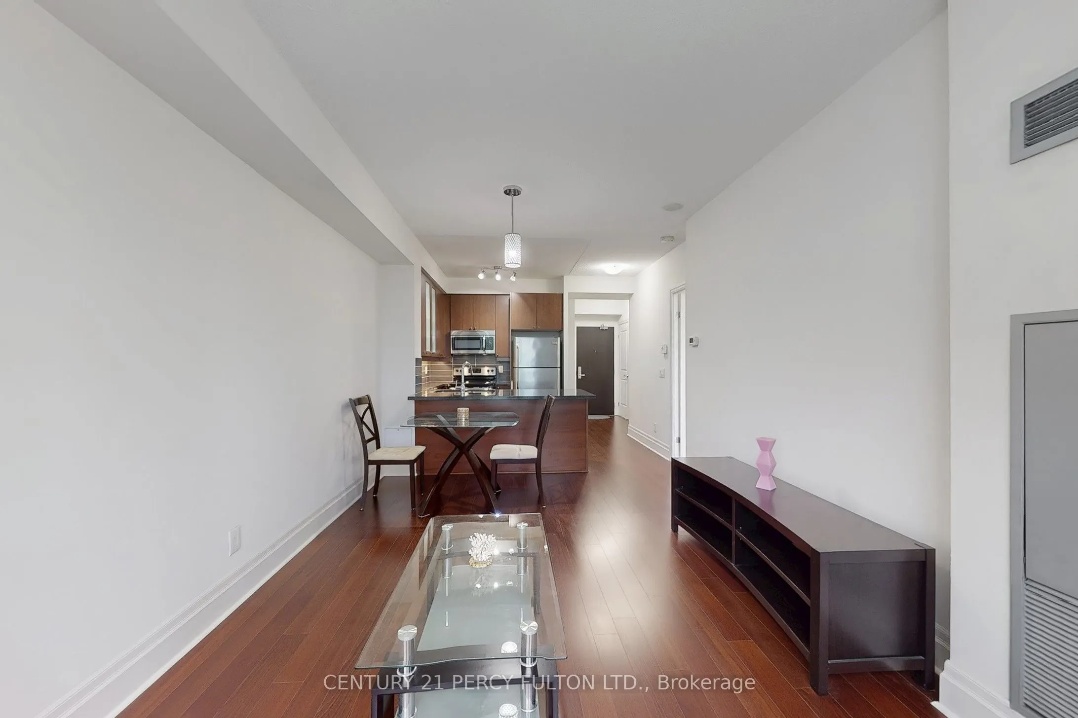 131 Upper Duke Crescent, #207