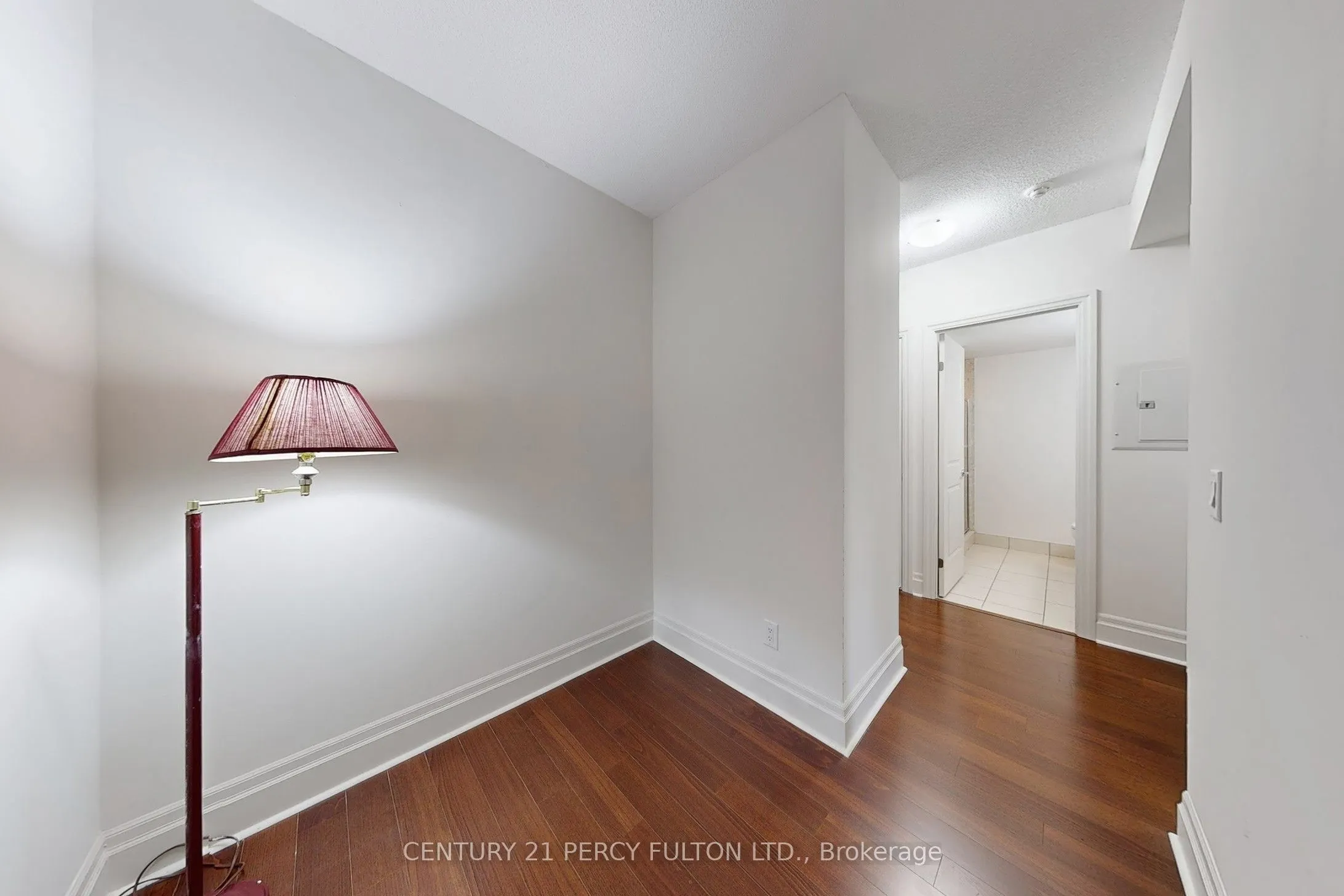 131 Upper Duke Crescent, #207