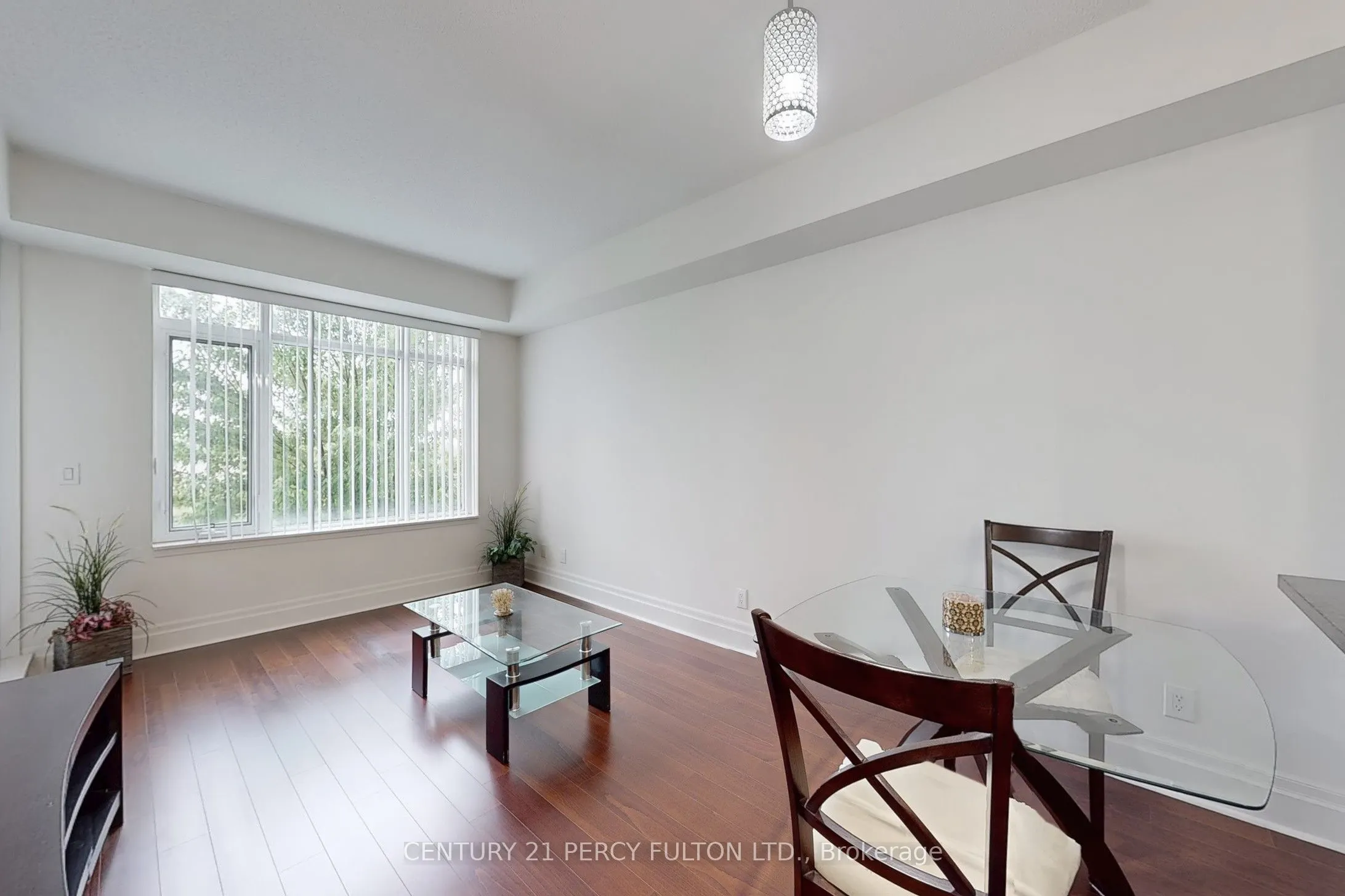 131 Upper Duke Crescent, #207