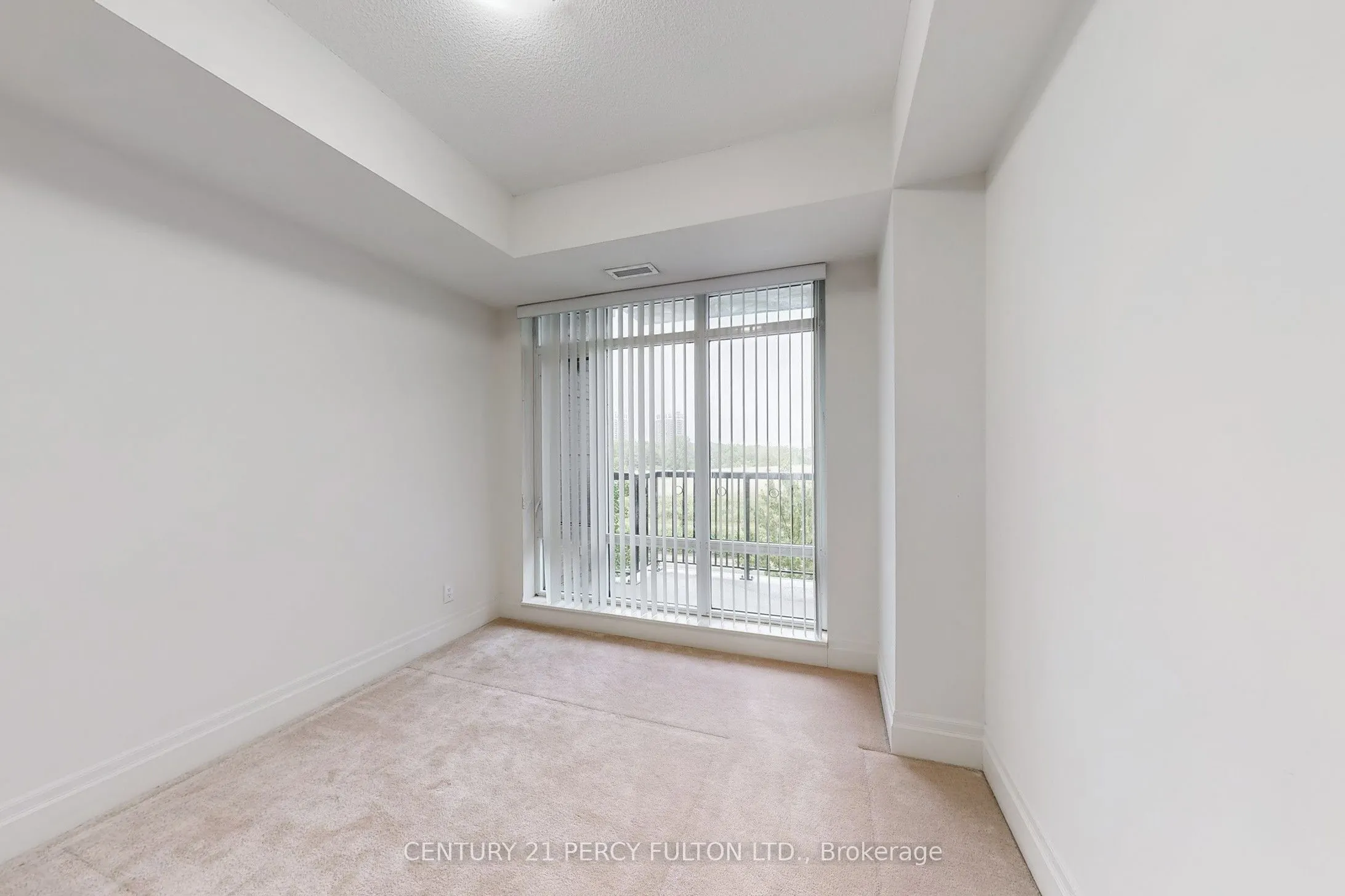 131 Upper Duke Crescent, #207