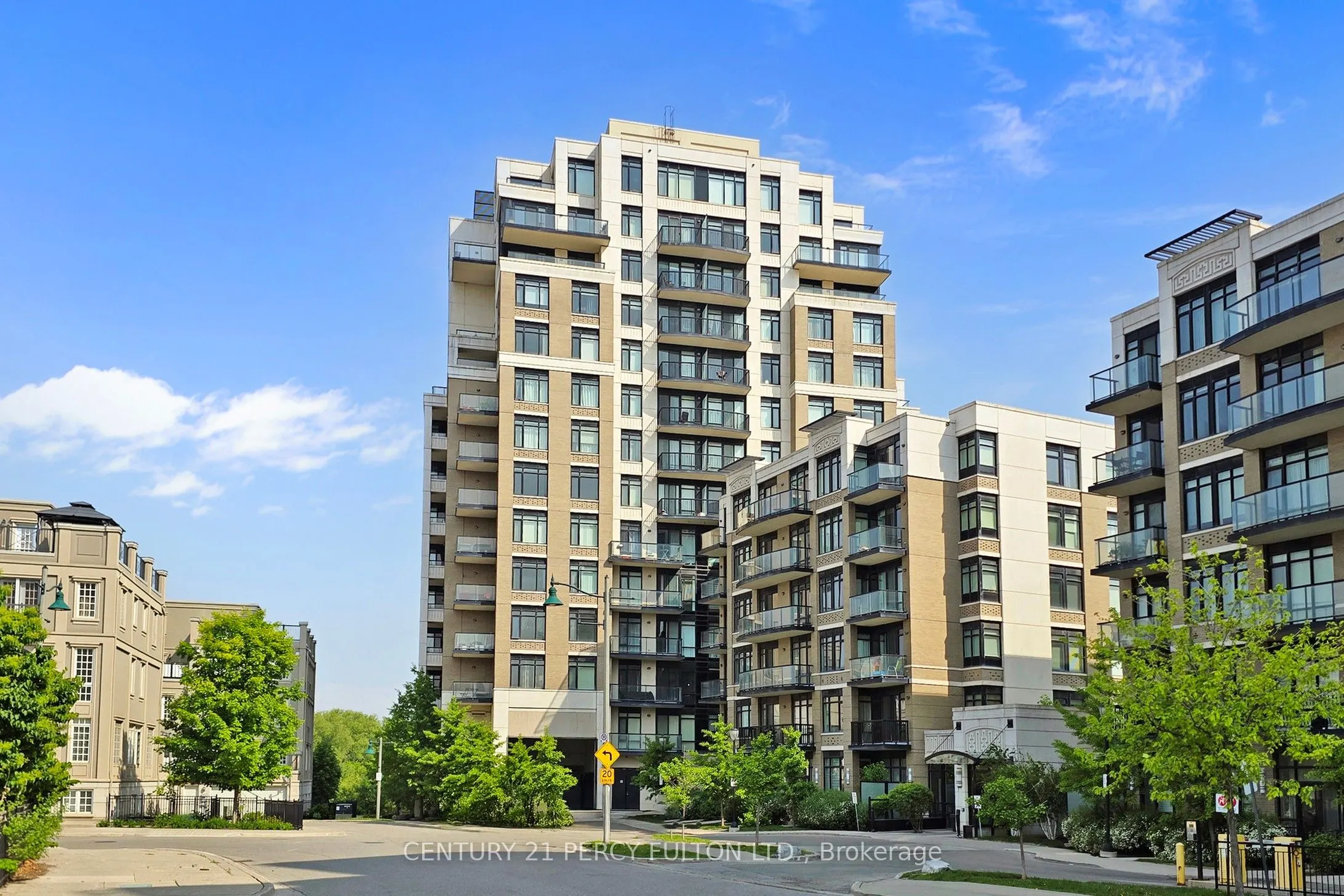 131 Upper Duke Crescent, #207