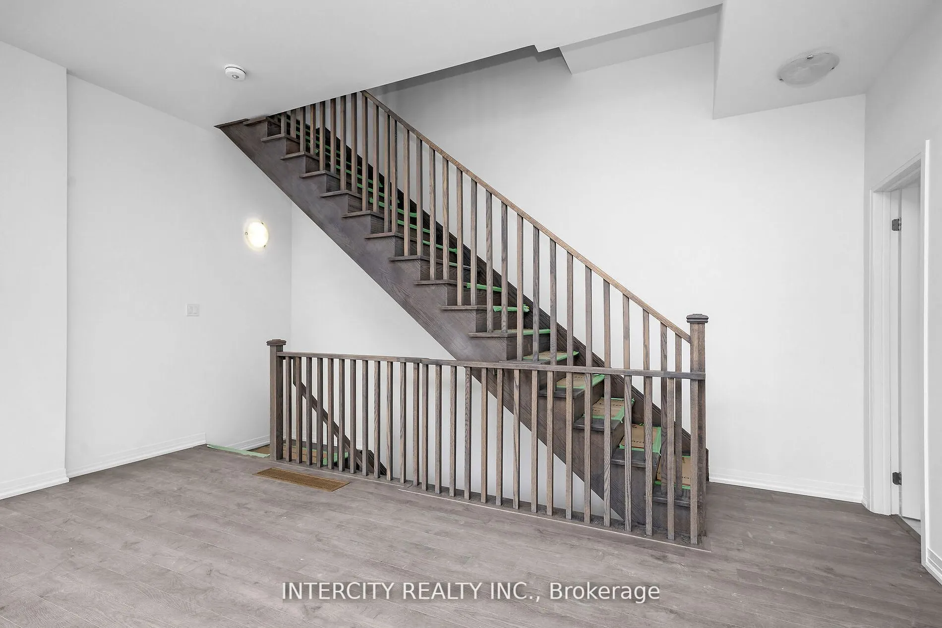 7 Albert Firman Lane S