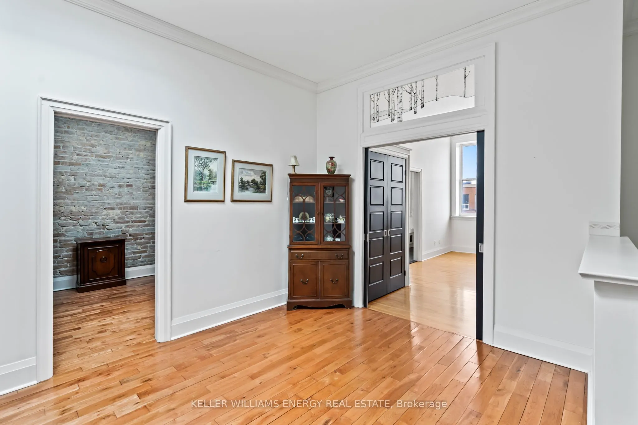 70 Brock Street W