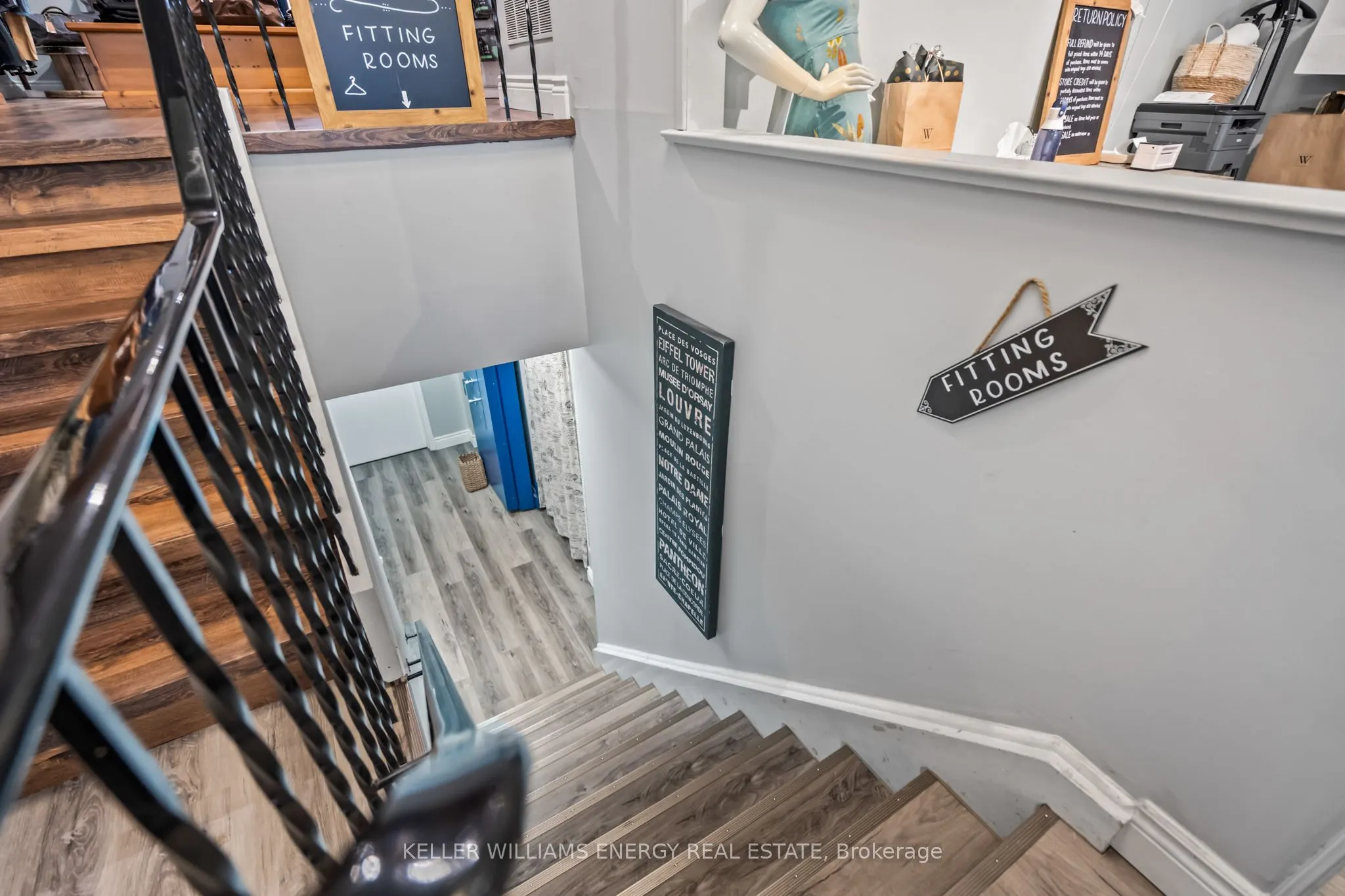 70 Brock Street W